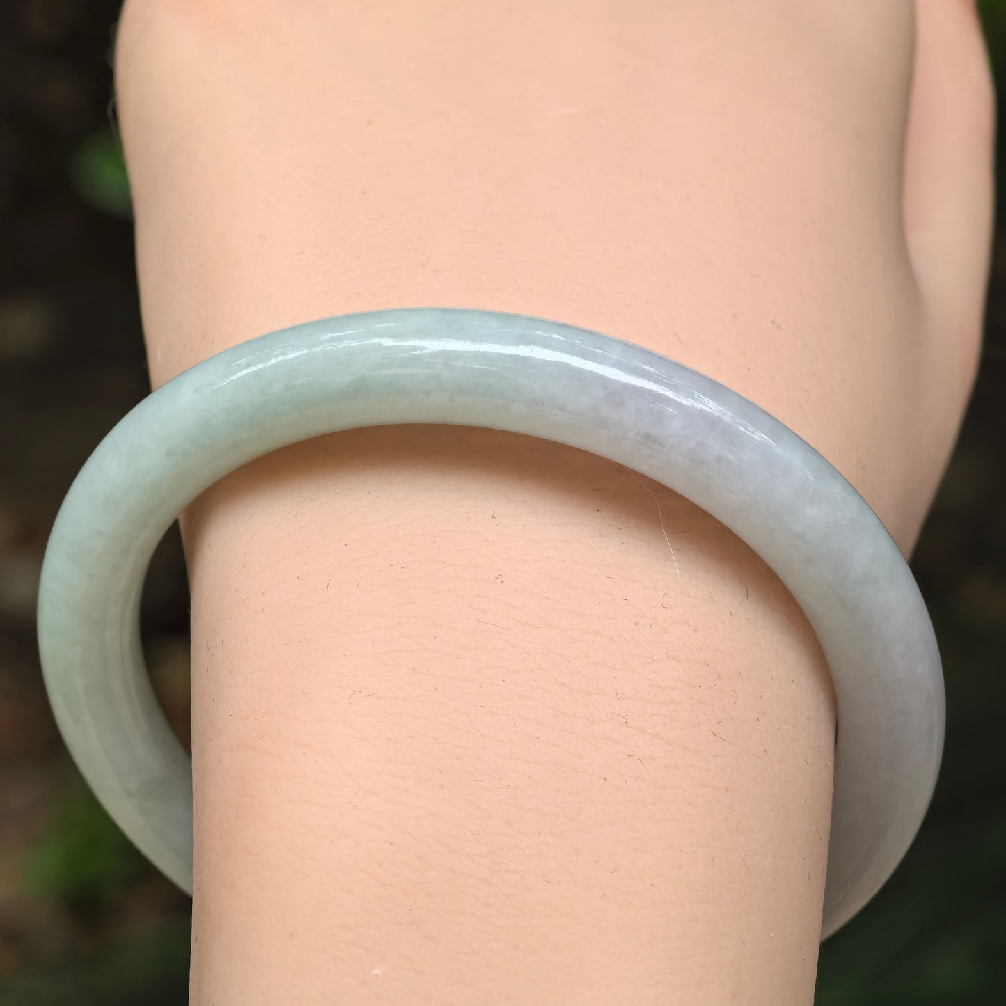 Natural Grade-A Glutinous Pale Green Round Jadeite Bangle · Burmese Jade 56mm