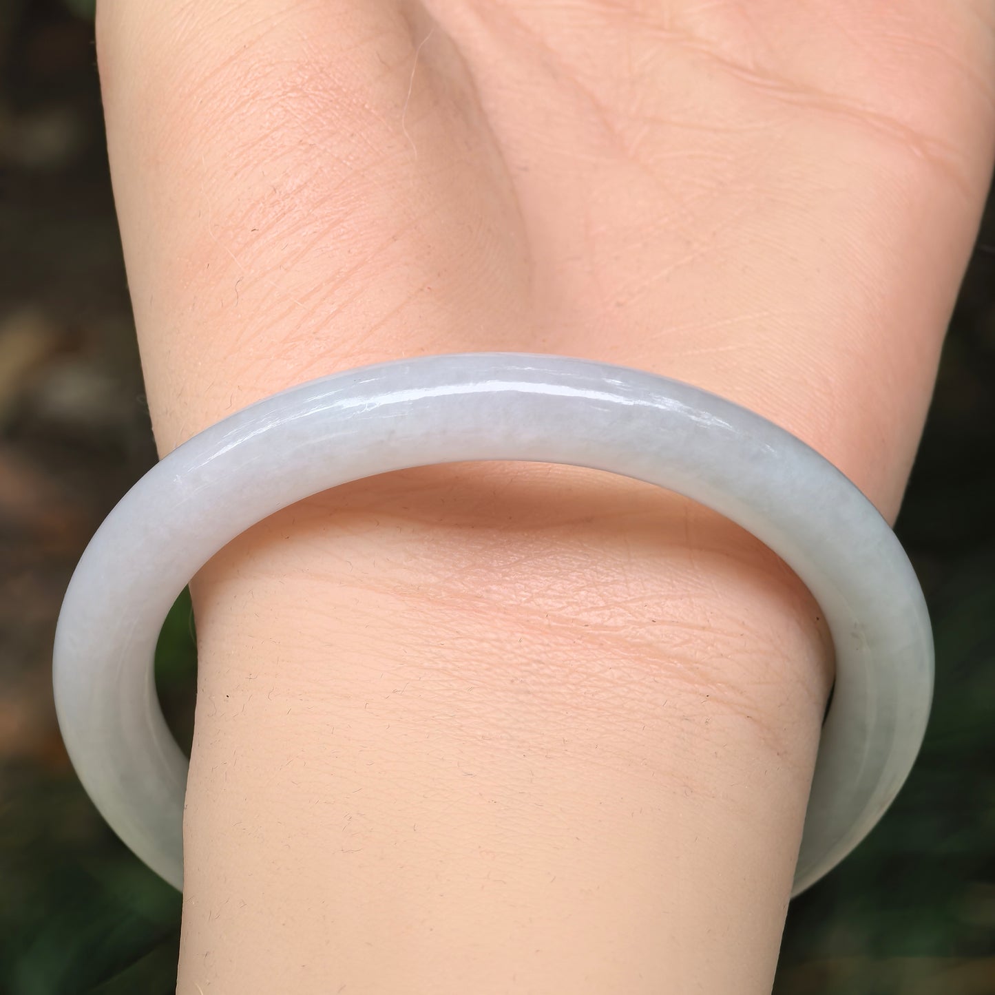Natural Grade-A Glutinous Pale Green Round Jadeite Bangle · Burmese Jade 56mm