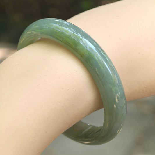 Natural Grade-A Jadeite Oil Green D-Shape Bangle · Burmese Jade 55mm