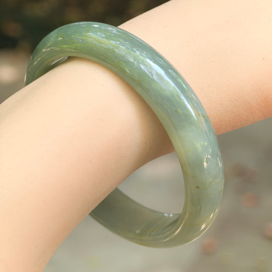 Natural Grade-A Jadeite Oil Green D-Shape Bangle · Burmese Jade 58mm