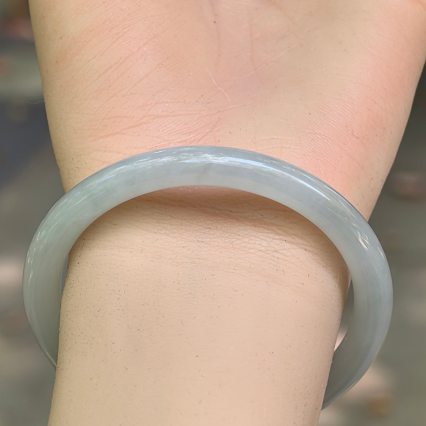 Natural Grade-A Icy Glutinous Light Green Round Jadeite Bangle · Burmese Jade 53mm