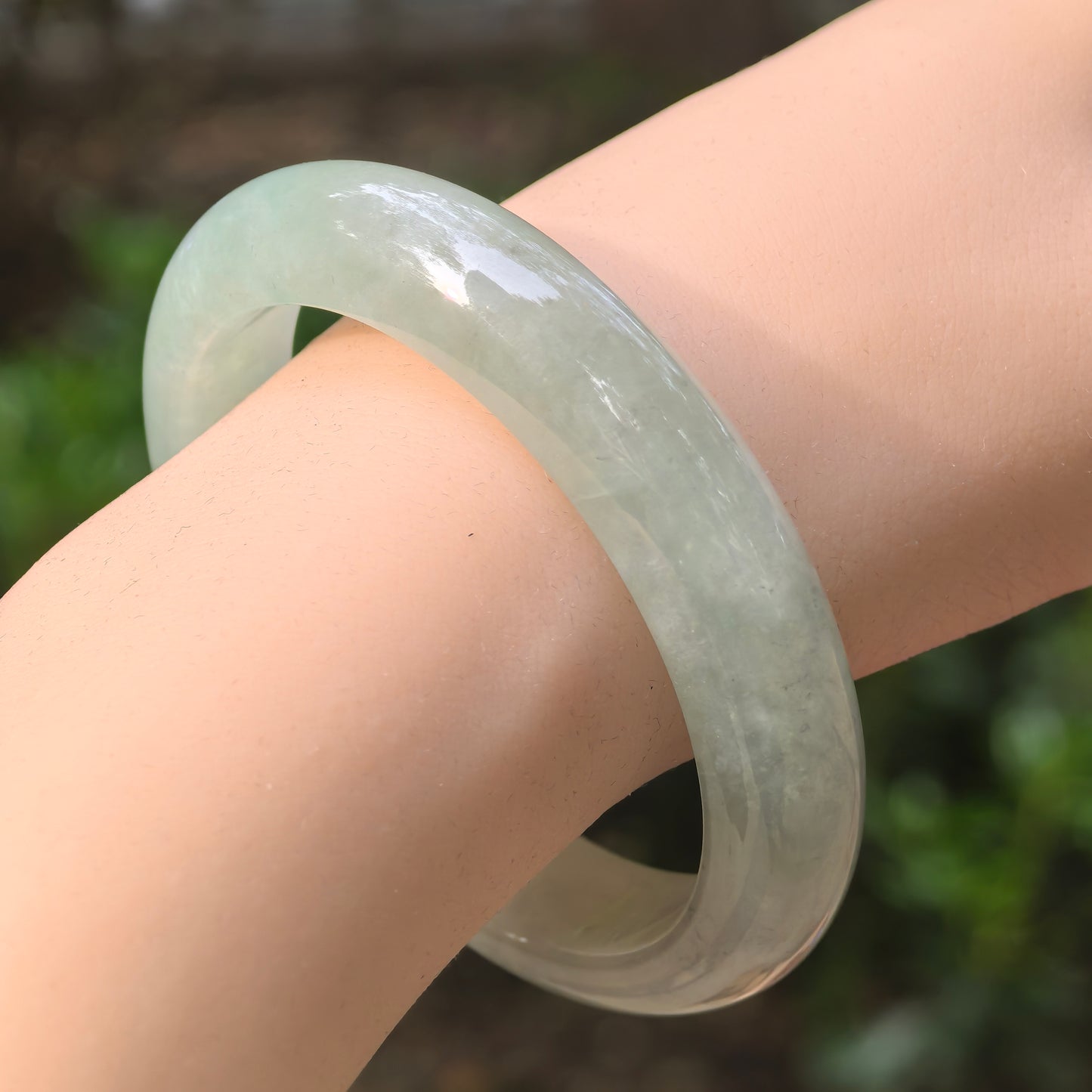 Natural Grade-A Jadeite Glutinous Icy Mint Green D-Shape Bangle · Burmese Jade 54mm
