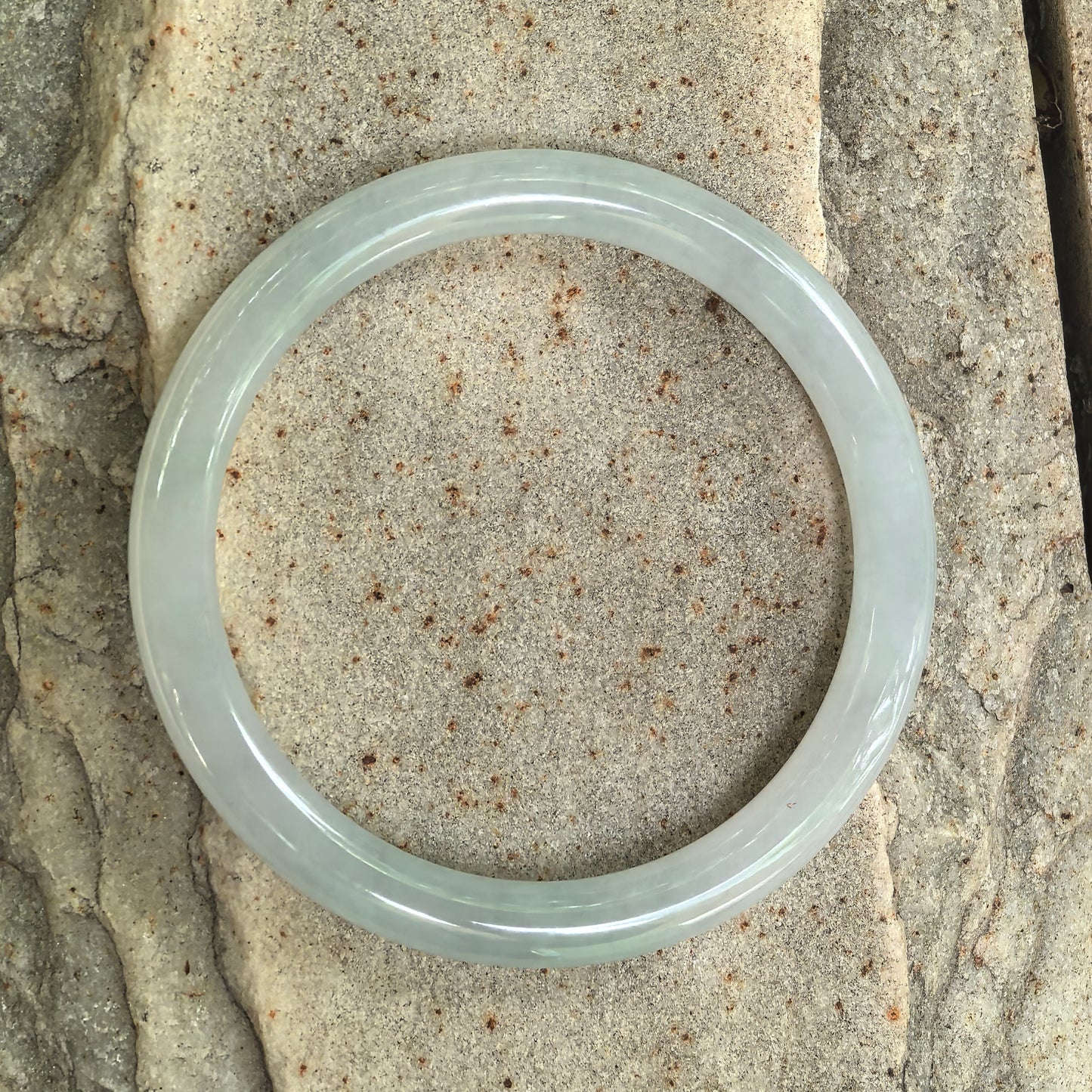 Natural Grade-A Icy Glutinous Light Green Round Jadeite Bangle · Burmese Jade 53mm