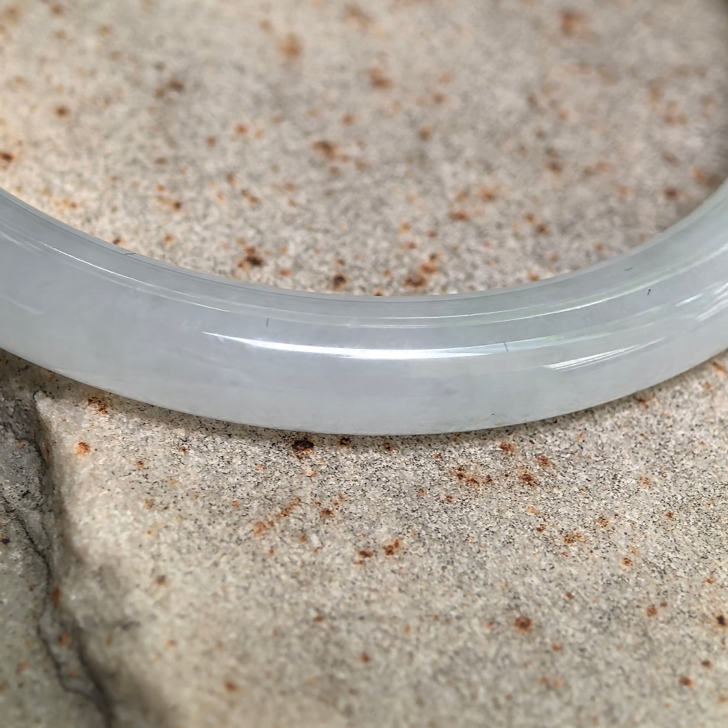 Natural Grade-A Icy Glutinous Light Green Round Jadeite Bangle · Burmese Jade 53mm