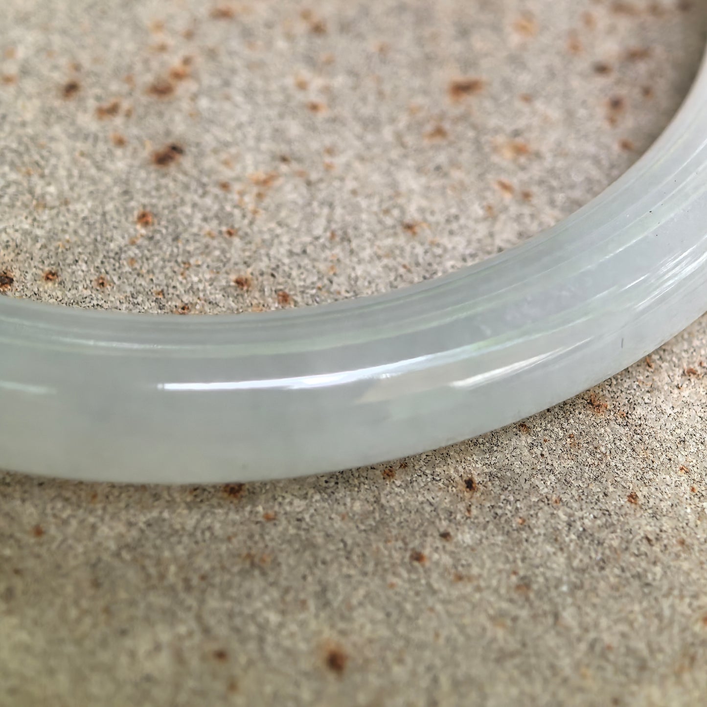 Natural Grade-A Icy Glutinous Light Green Round Jadeite Bangle · Burmese Jade 53mm
