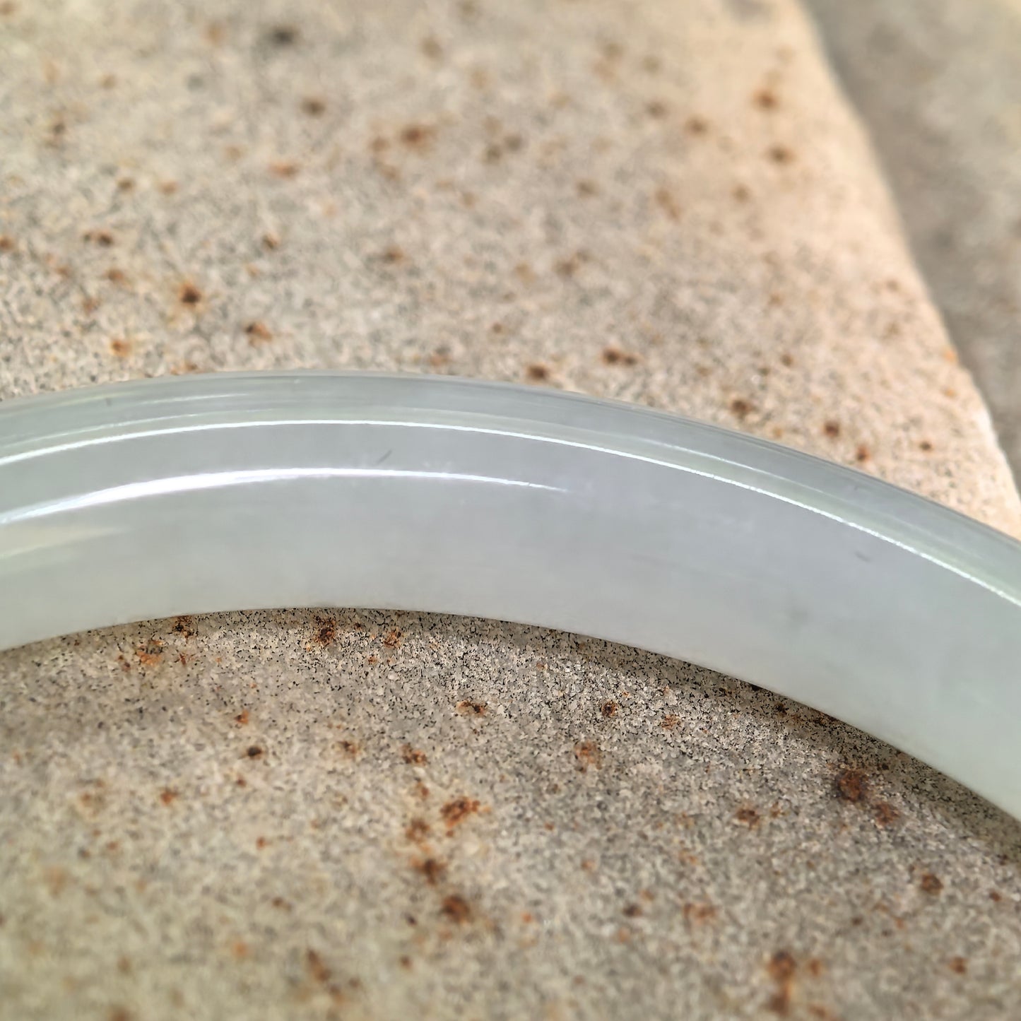 Natural Grade-A Icy Glutinous Light Green Round Jadeite Bangle · Burmese Jade 53mm