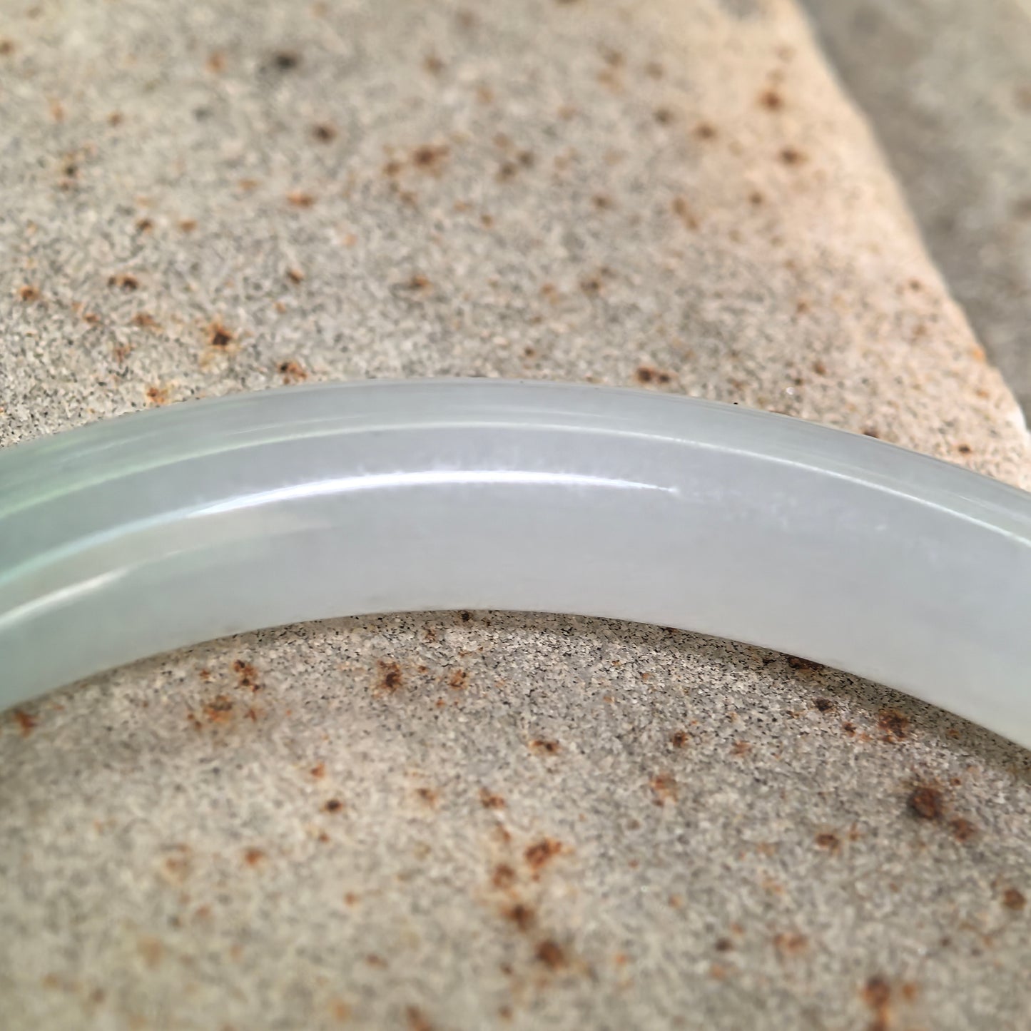 Natural Grade-A Icy Glutinous Light Green Round Jadeite Bangle · Burmese Jade 53mm
