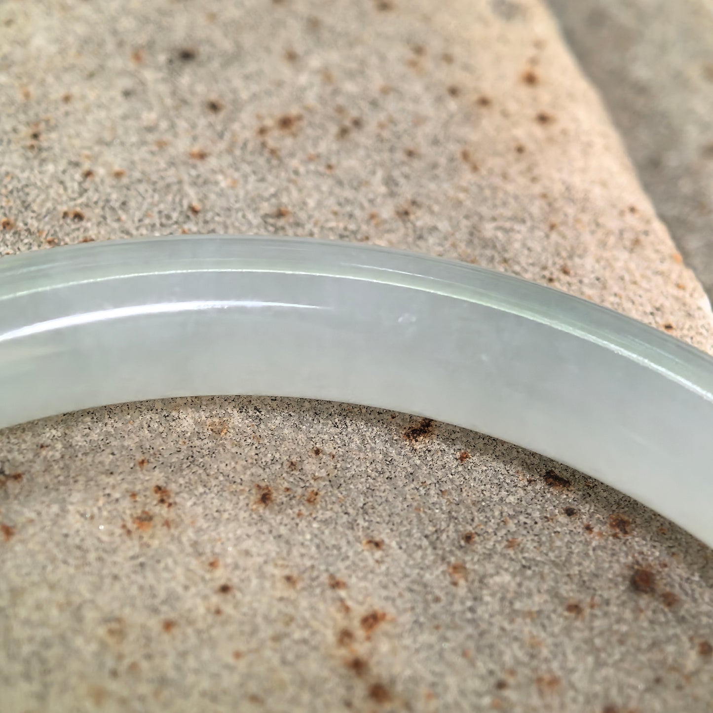 Natural Grade-A Icy Glutinous Light Green Round Jadeite Bangle · Burmese Jade 53mm