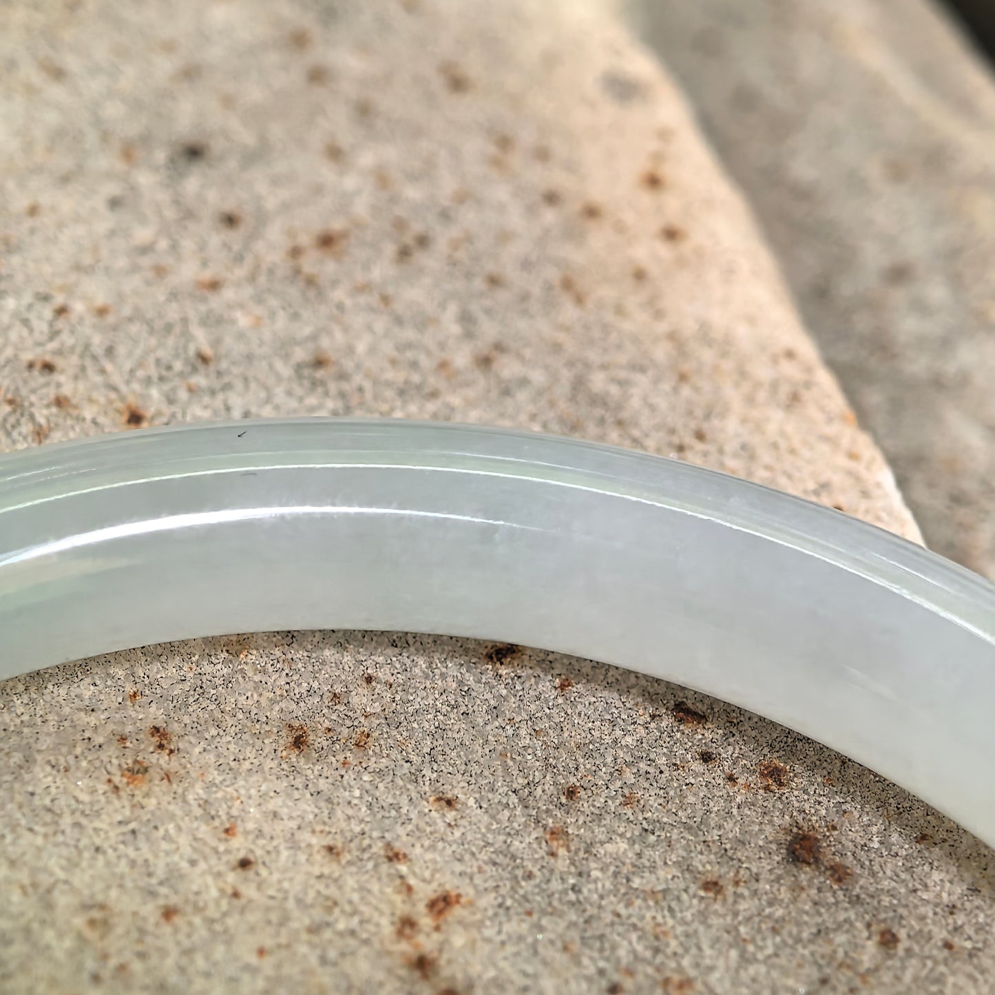 Natural Grade-A Icy Glutinous Light Green Round Jadeite Bangle · Burmese Jade 53mm