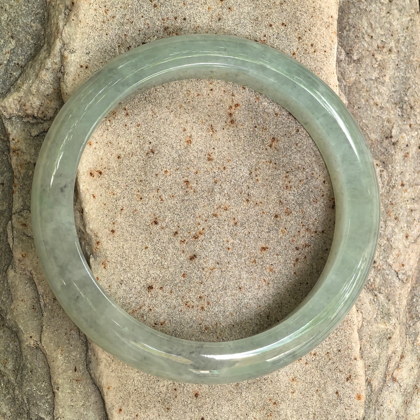 Natural Grade-A Jadeite Glutinous Icy Mint Green D-Shape Bangle · Burmese Jade 54mm