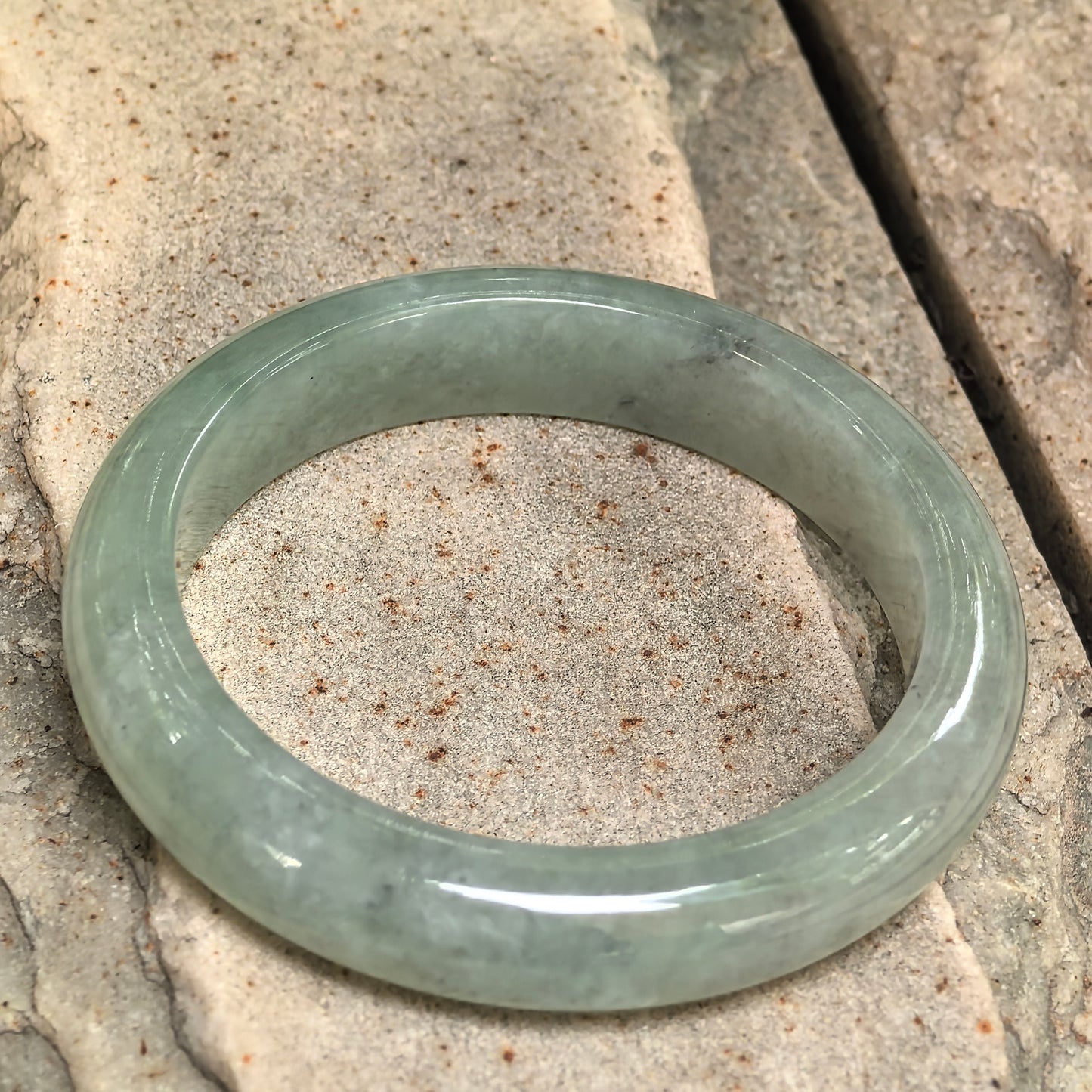 Natural Grade-A Jadeite Glutinous Icy Mint Green D-Shape Bangle · Burmese Jade 54mm