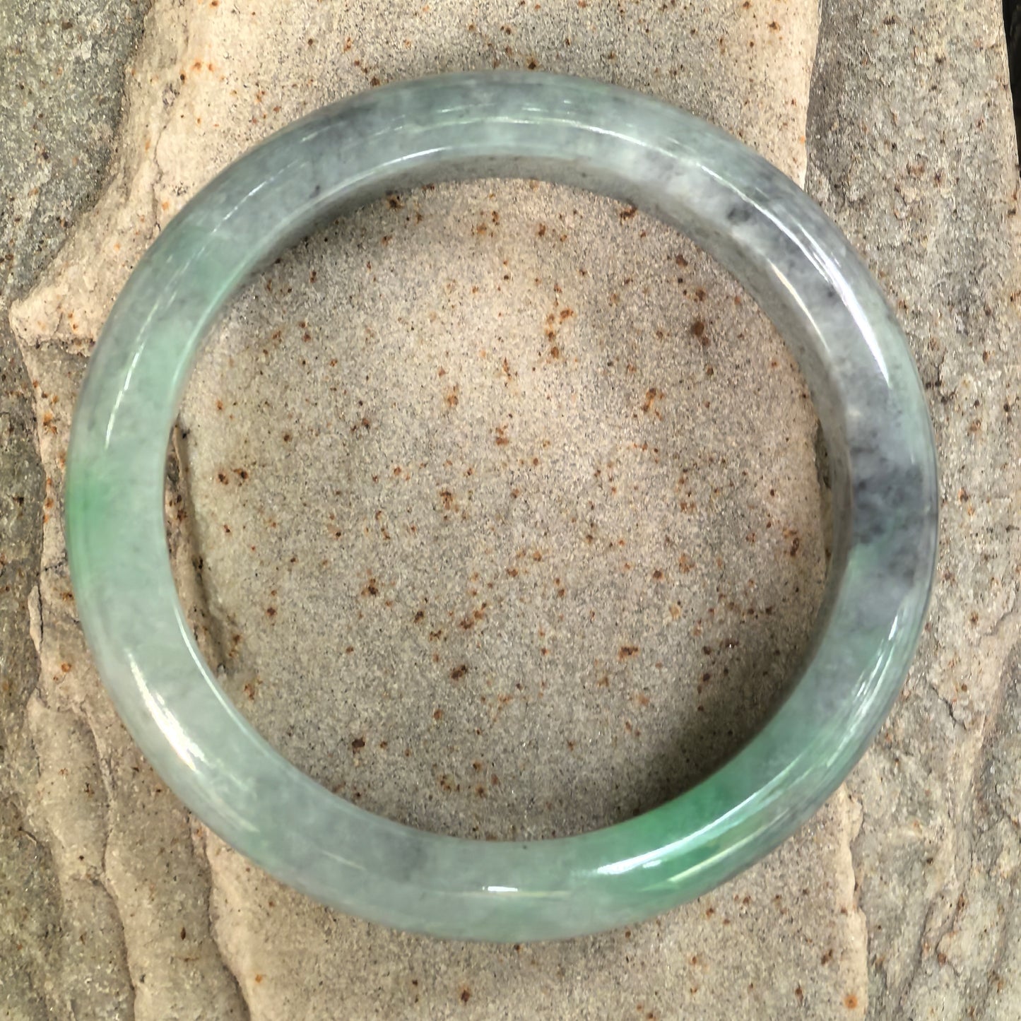 Natural Grade-A Jadeite Black-and-Green D-Shape Bangle · Burmese Jade 58mm
