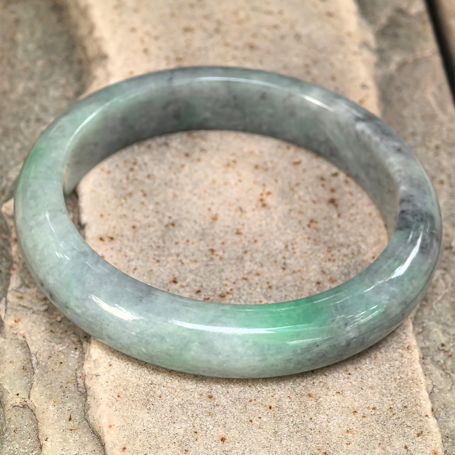 Natural Grade-A Jadeite Black-and-Green D-Shape Bangle · Burmese Jade 58mm