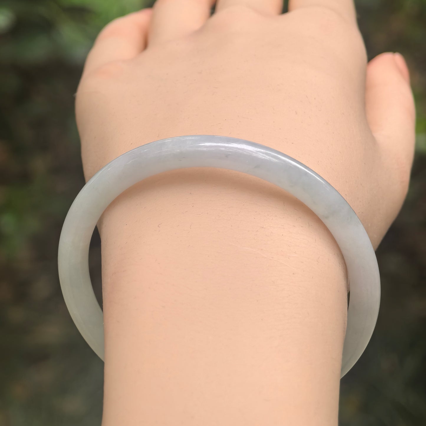 Natural Grade-A Jadeite Pale Green Tone Slim Round Bangle · Burmese Jade 56mm
