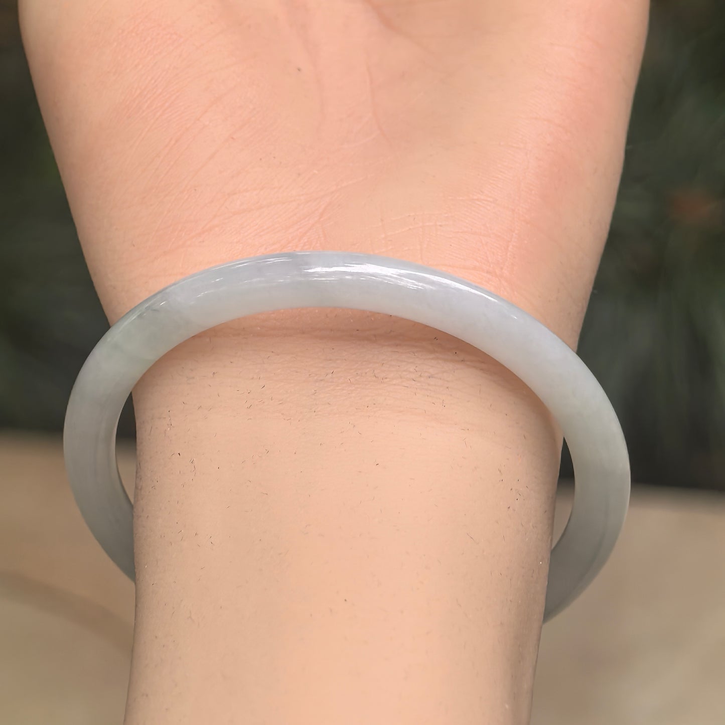 Natural Grade-A Jadeite Pale Green Tone Slim Round Bangle · Burmese Jade 56mm