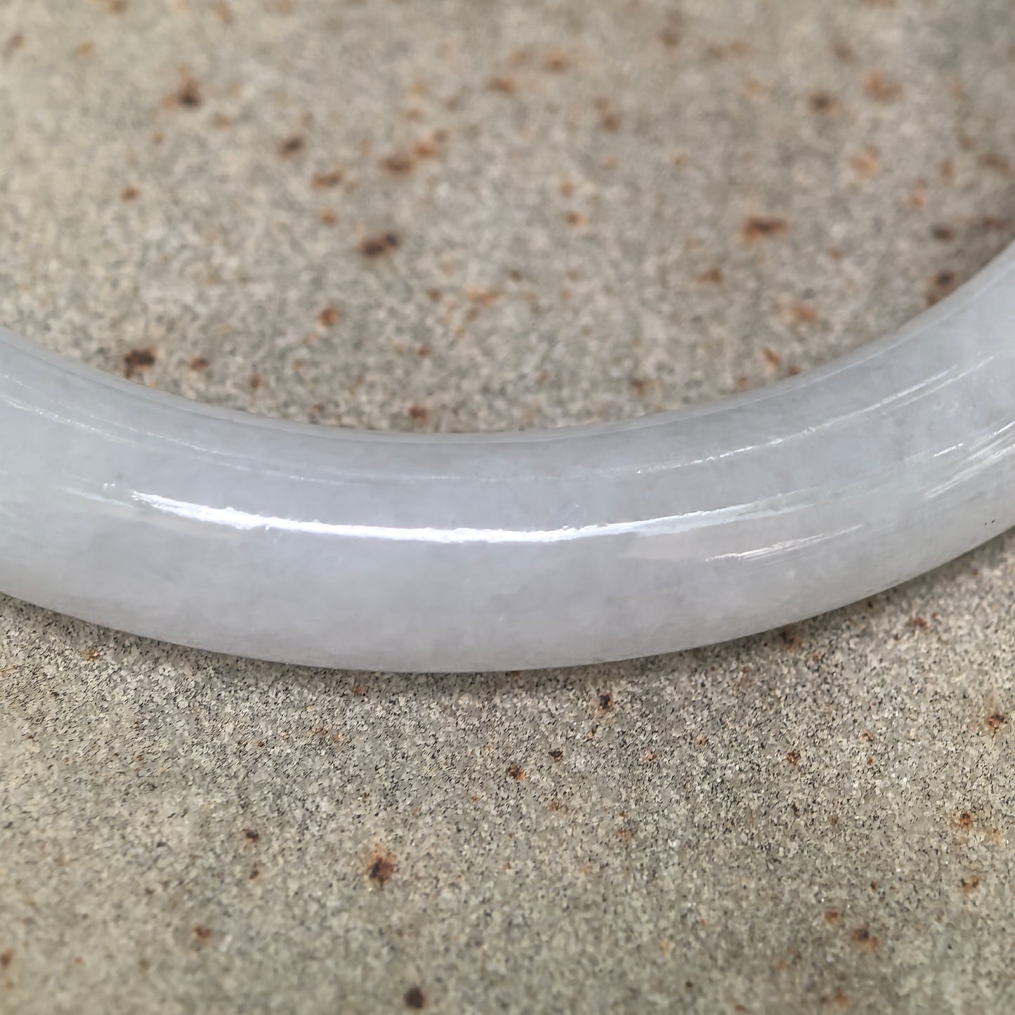 Natural Grade-A Glutinous Pale Green Round Jadeite Bangle · Burmese Jade 56mm