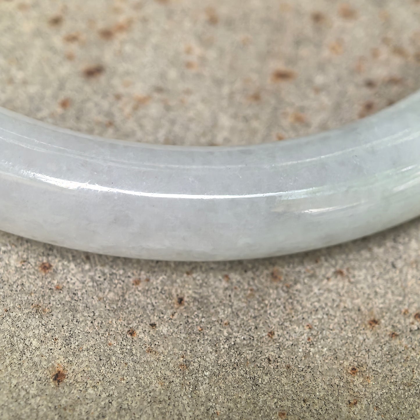 Natural Grade-A Glutinous Pale Green Round Jadeite Bangle · Burmese Jade 56mm