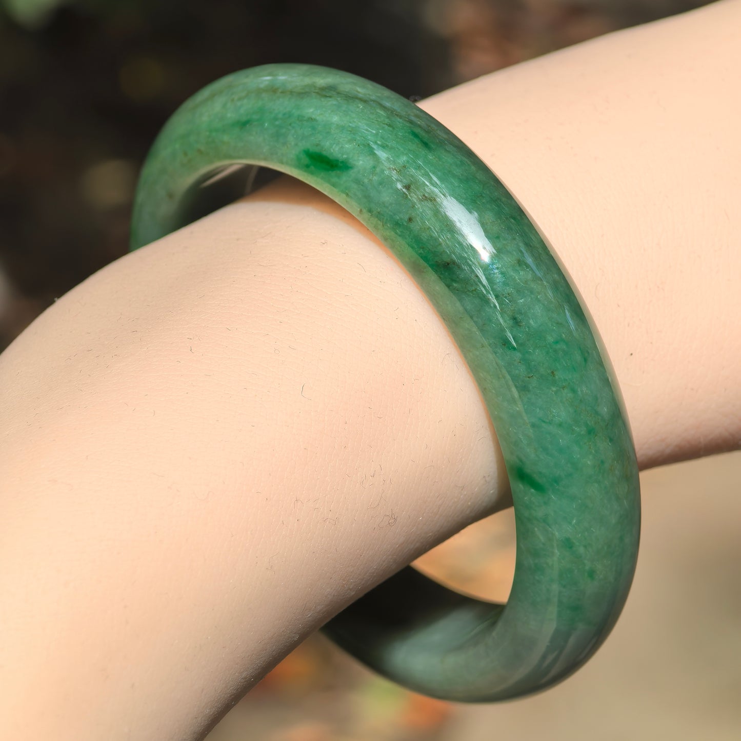 Natural Grade-A Jadeite Glutinous Oil Green D-Shape Bangle · Burmese Jade 53mm