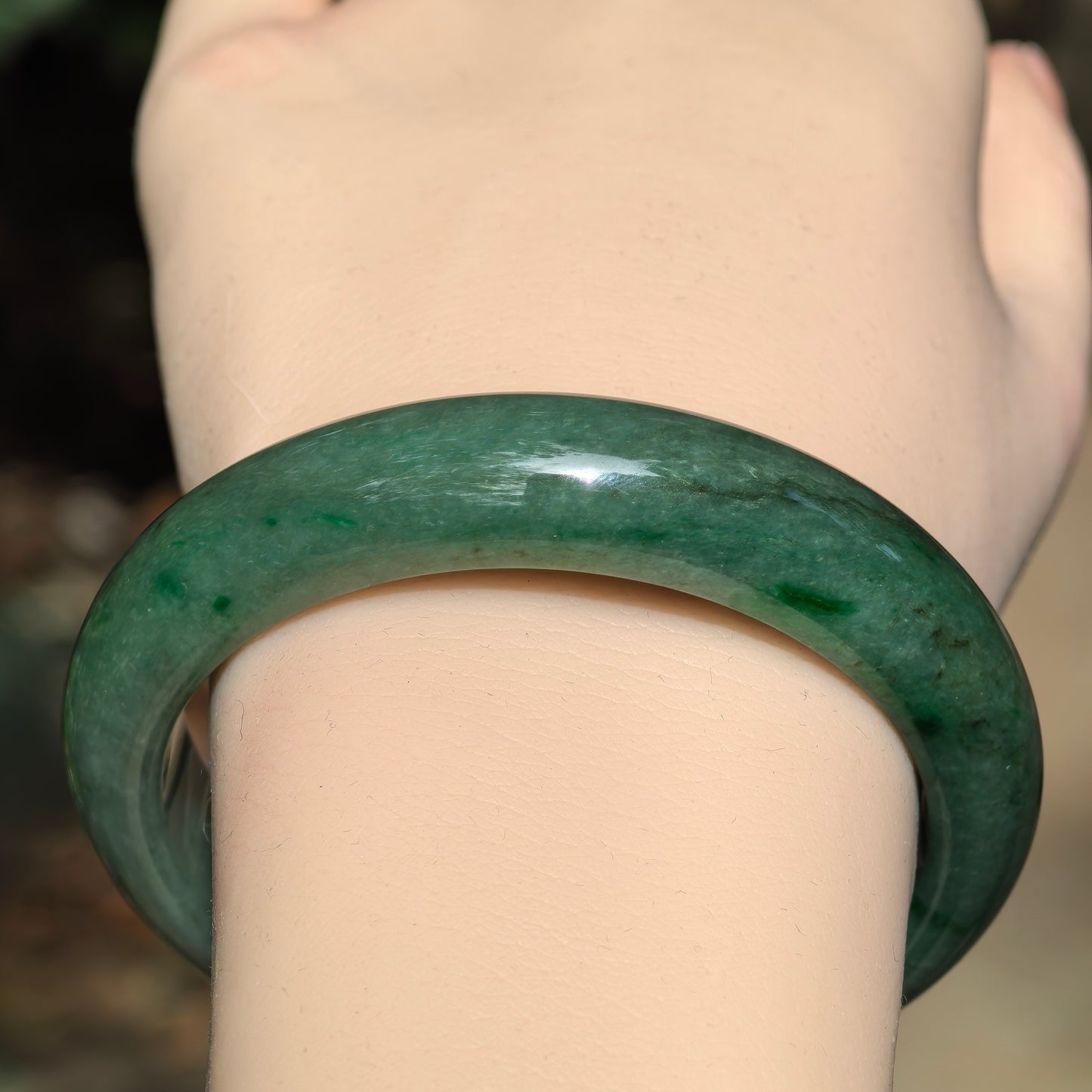 Natural Grade-A Jadeite Glutinous Oil Green D-Shape Bangle · Burmese Jade 53mm