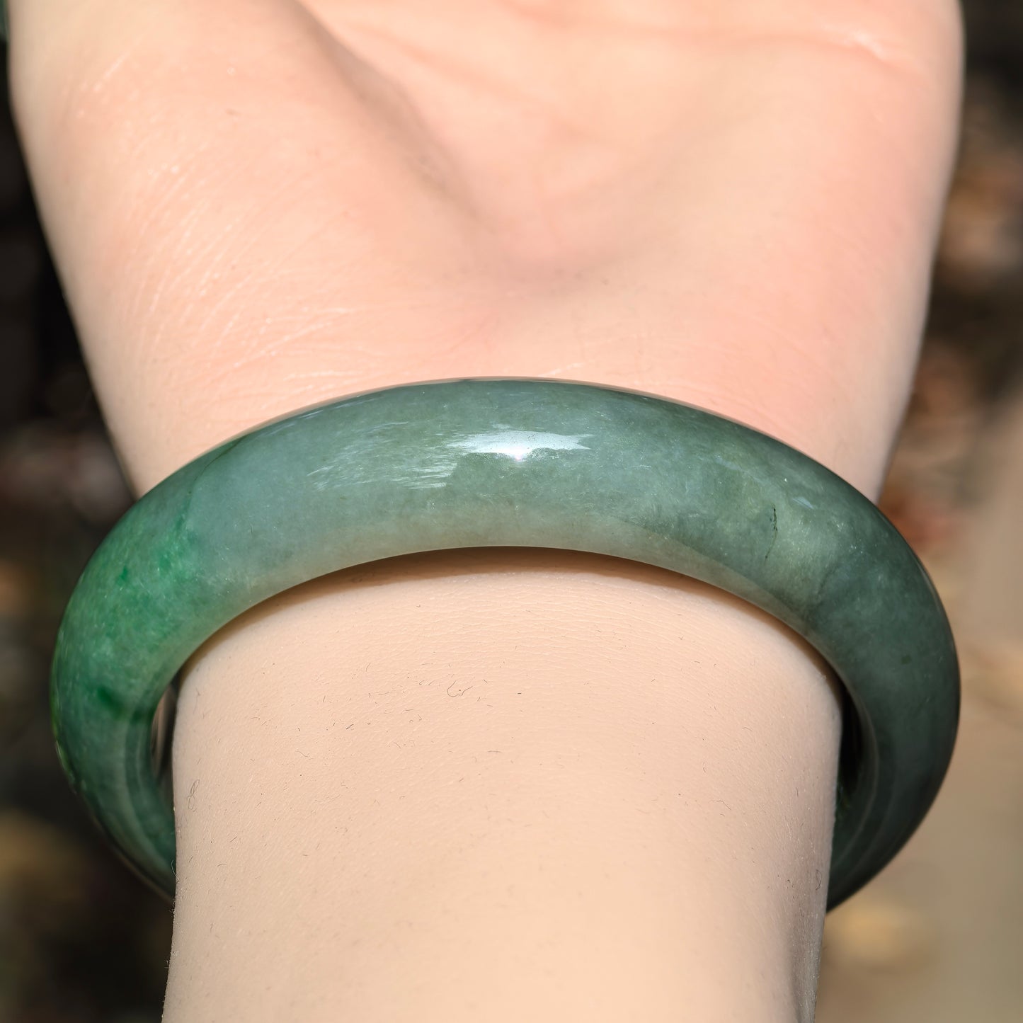 Natural Grade-A Jadeite Glutinous Oil Green D-Shape Bangle · Burmese Jade 53mm