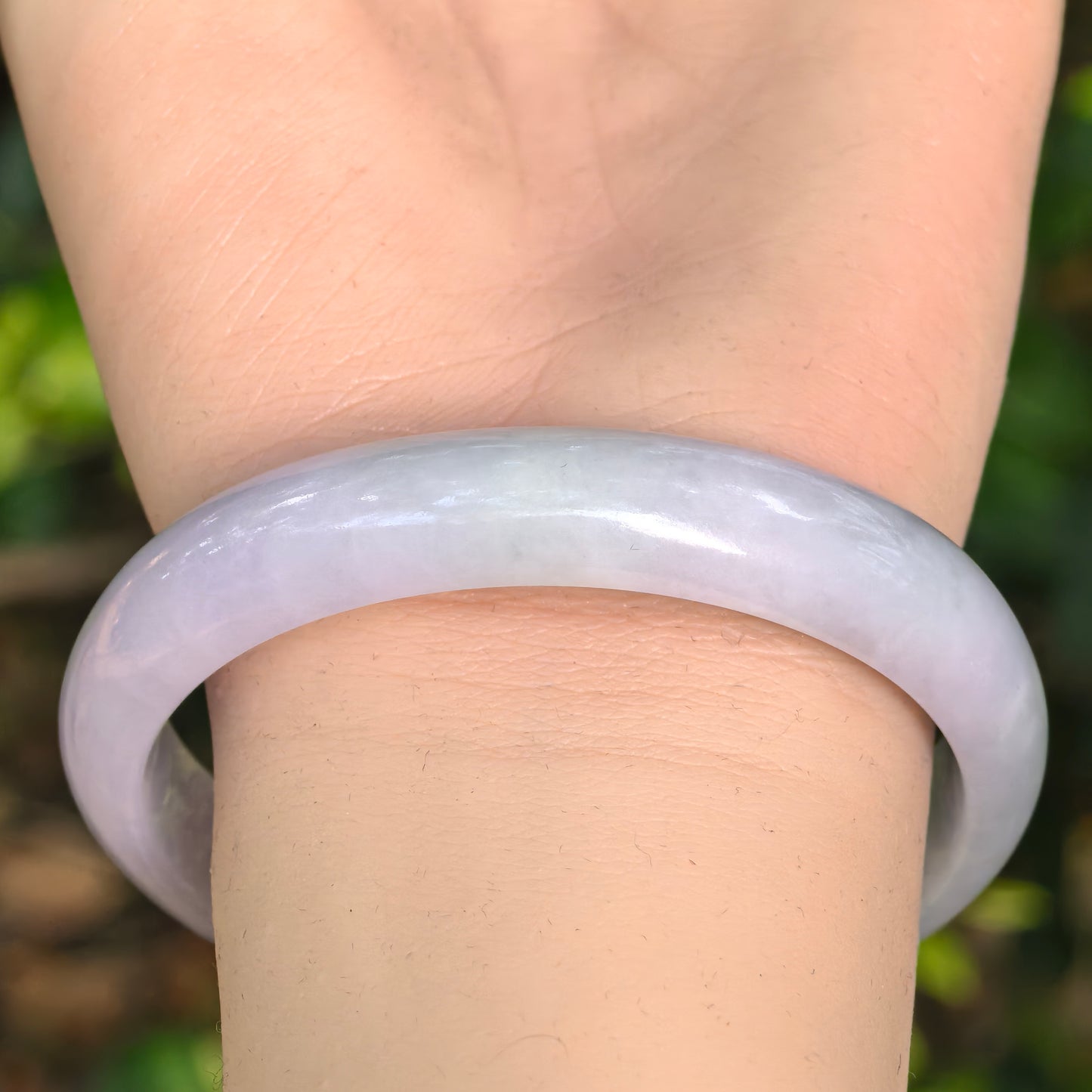 Natural Grade-A Jadeite Glutinous Pale Lavender & Green D-Shape Bangle · Burmese Jade 56mm