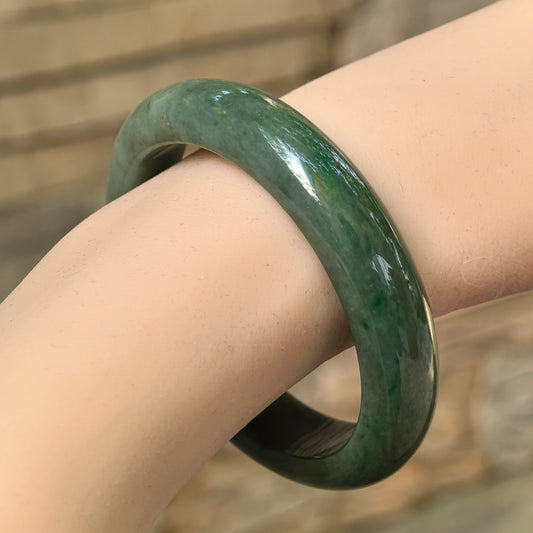 Natural Grade-A Jadeite Glutinous Oil Green D-Shape Bangle · Burmese Jade 53mm