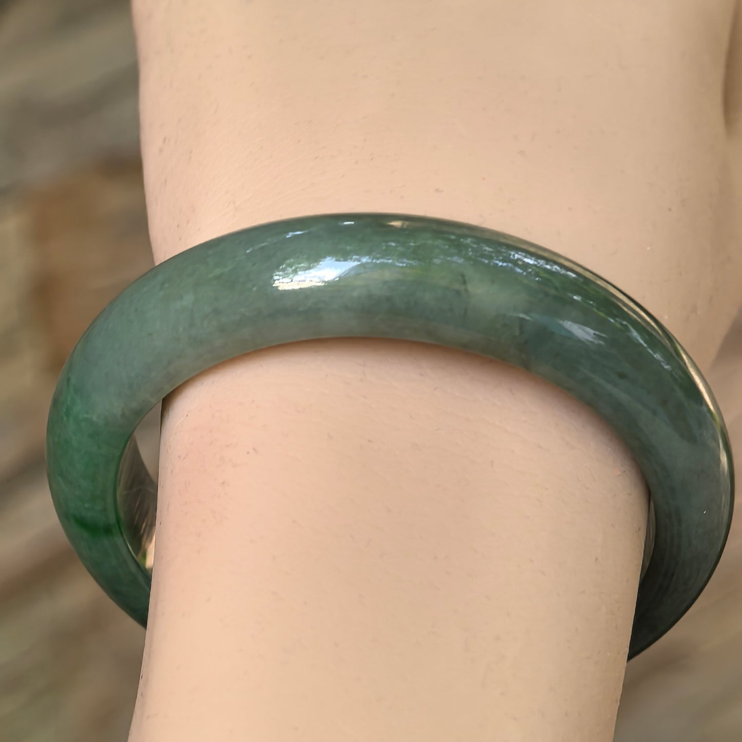 Natural Grade-A Jadeite Glutinous Oil Green D-Shape Bangle · Burmese Jade 53mm