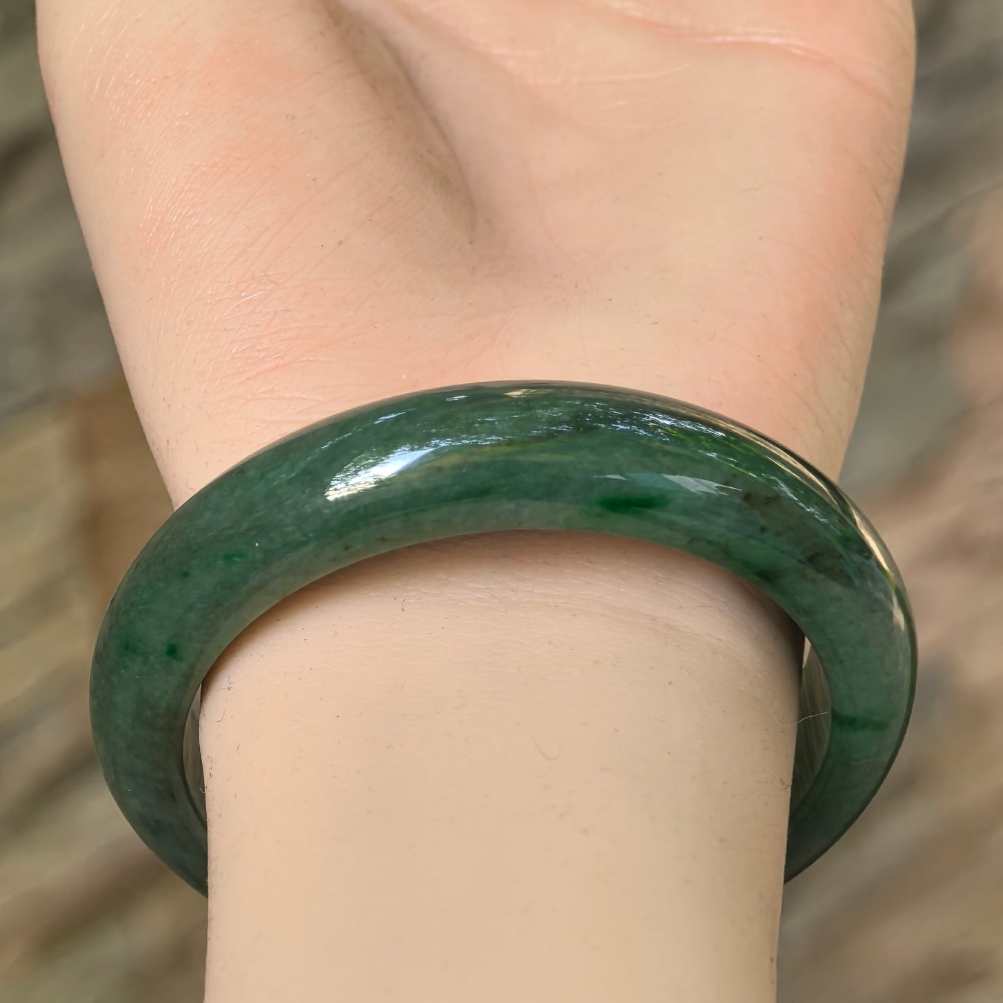 Natural Grade-A Jadeite Glutinous Oil Green D-Shape Bangle · Burmese Jade 53mm