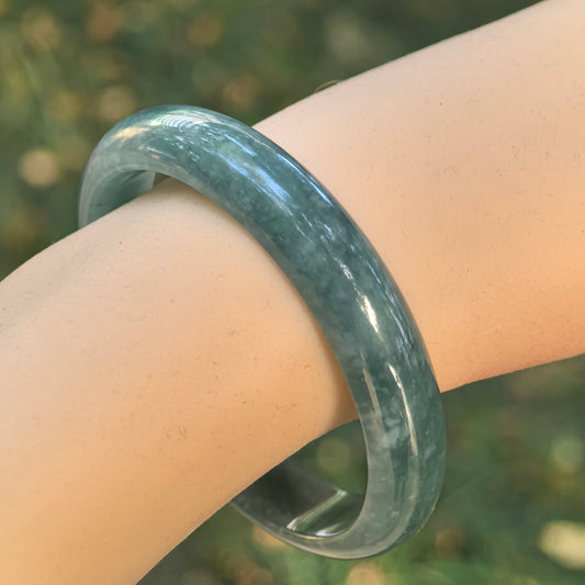 Natural Grade-A Jadeite Glutinous Teal Blue D-Shape Bangle · Guatemalan Jade 53mm