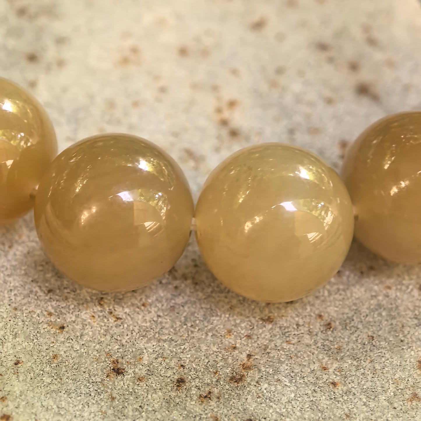Natural Nephrite Xinjiang Qiemo Sugar Bead Bracelet · Hetian Jade 12mm