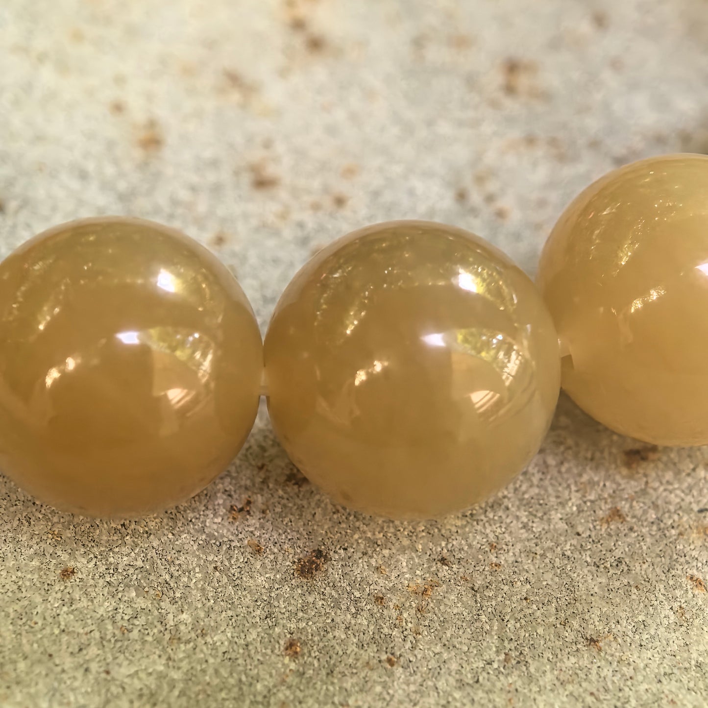 Natural Nephrite Xinjiang Qiemo Sugar Bead Bracelet · Hetian Jade 12mm