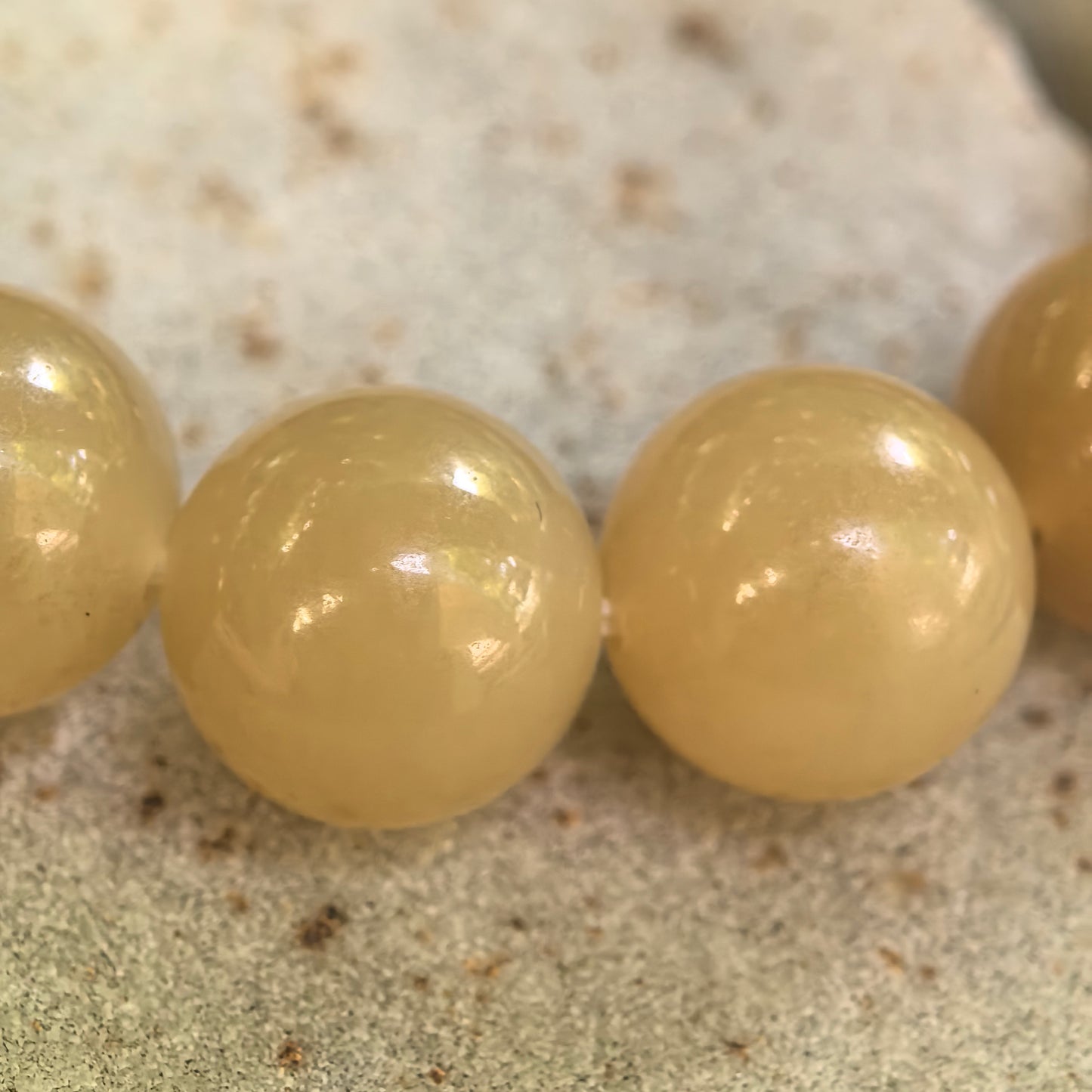 Natural Nephrite Xinjiang Qiemo Sugar Bead Bracelet · Hetian Jade 12mm