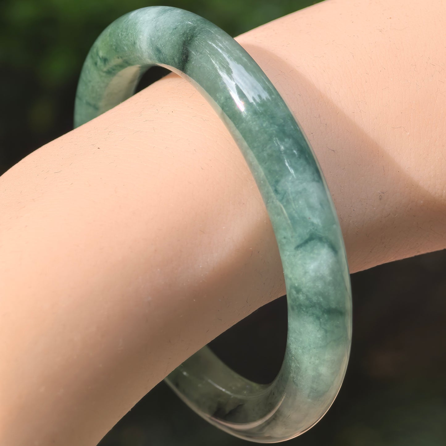 Natural Grade-A Jadeite Glutinous Icy Oil Green D-Shape Bangle · Burmese Jade 54mm
