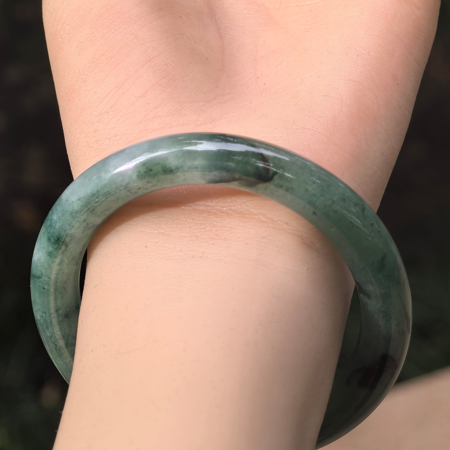 Natural Grade-A Jadeite Glutinous Icy Oil Green D-Shape Bangle · Burmese Jade 54mm