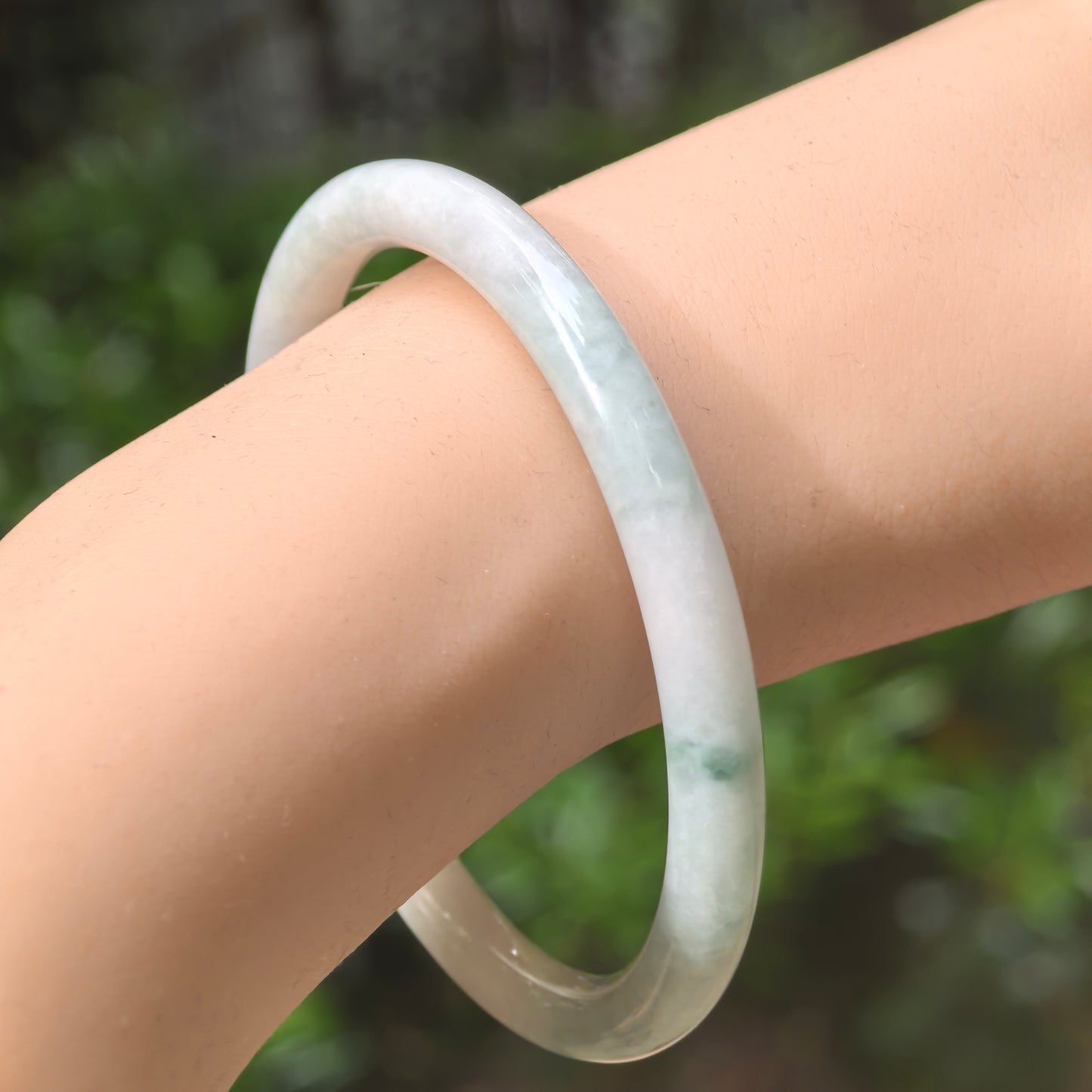 Natural Grade-A Jadeite Glutinous Light Green Floral Round Bangle · Burmese Jade 58mm