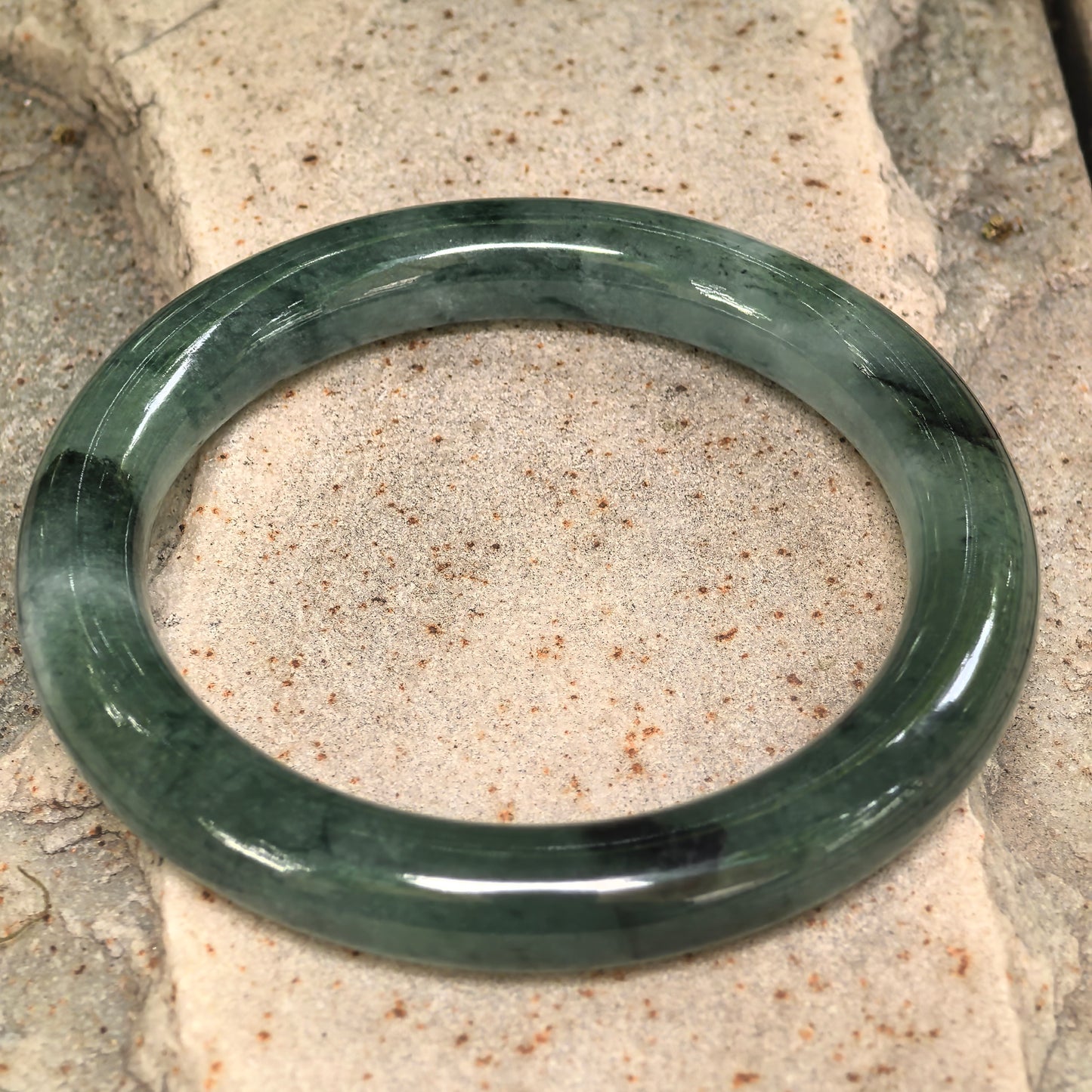 Natural Grade-A Jadeite Glutinous Icy Oil Green D-Shape Bangle · Burmese Jade 54mm