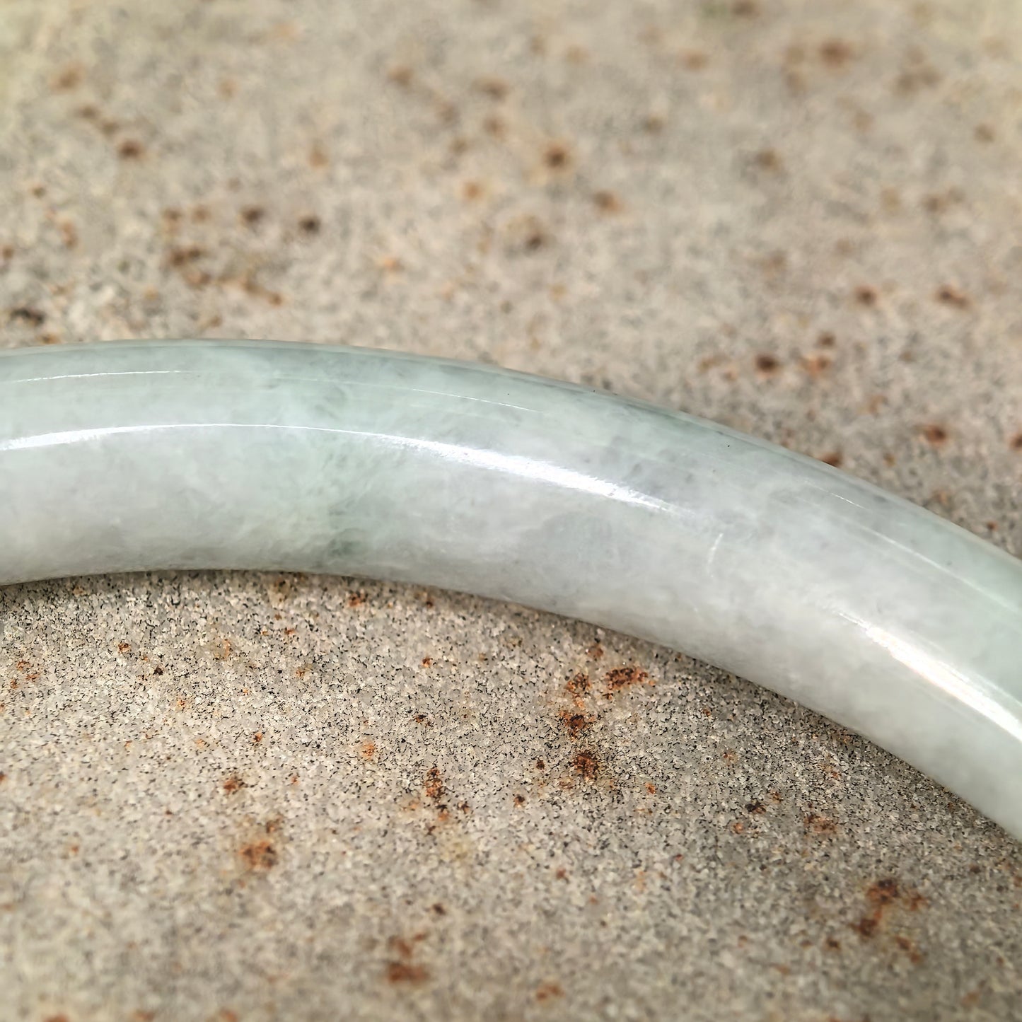 Natural Grade-A Jadeite Glutinous Light Green Floral Round Bangle · Burmese Jade 58mm