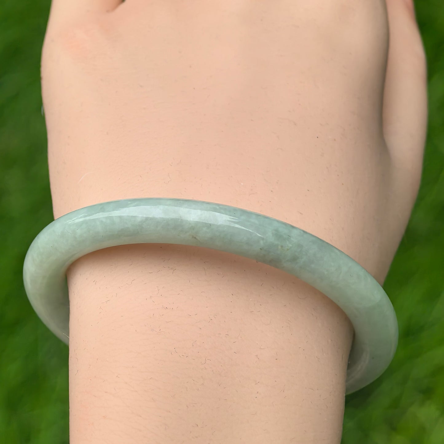 Natural Grade-A Jadeite Glutinous Light Green Round Bangle · Burmese Jade 55mm