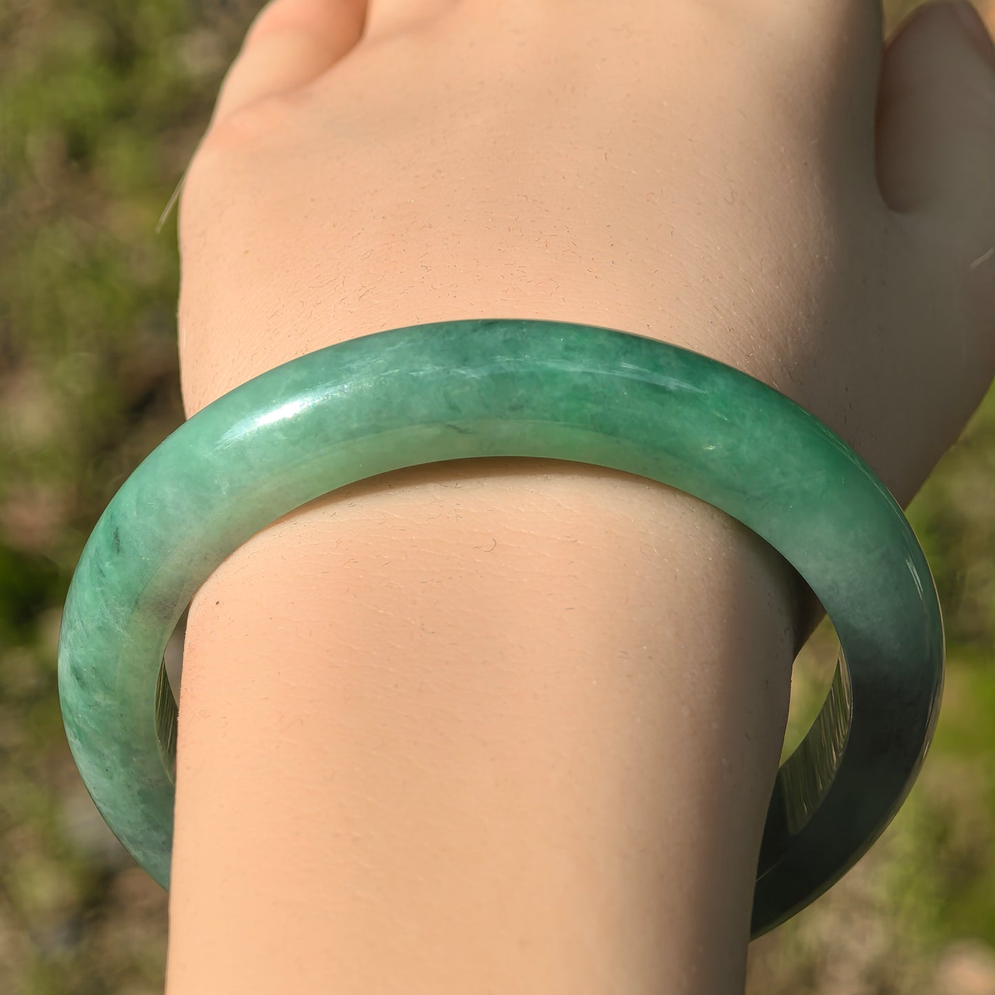 Natural Grade-A Jadeite Glutinous Green Black D-Shape Bangle · Burmese Jade 58mm
