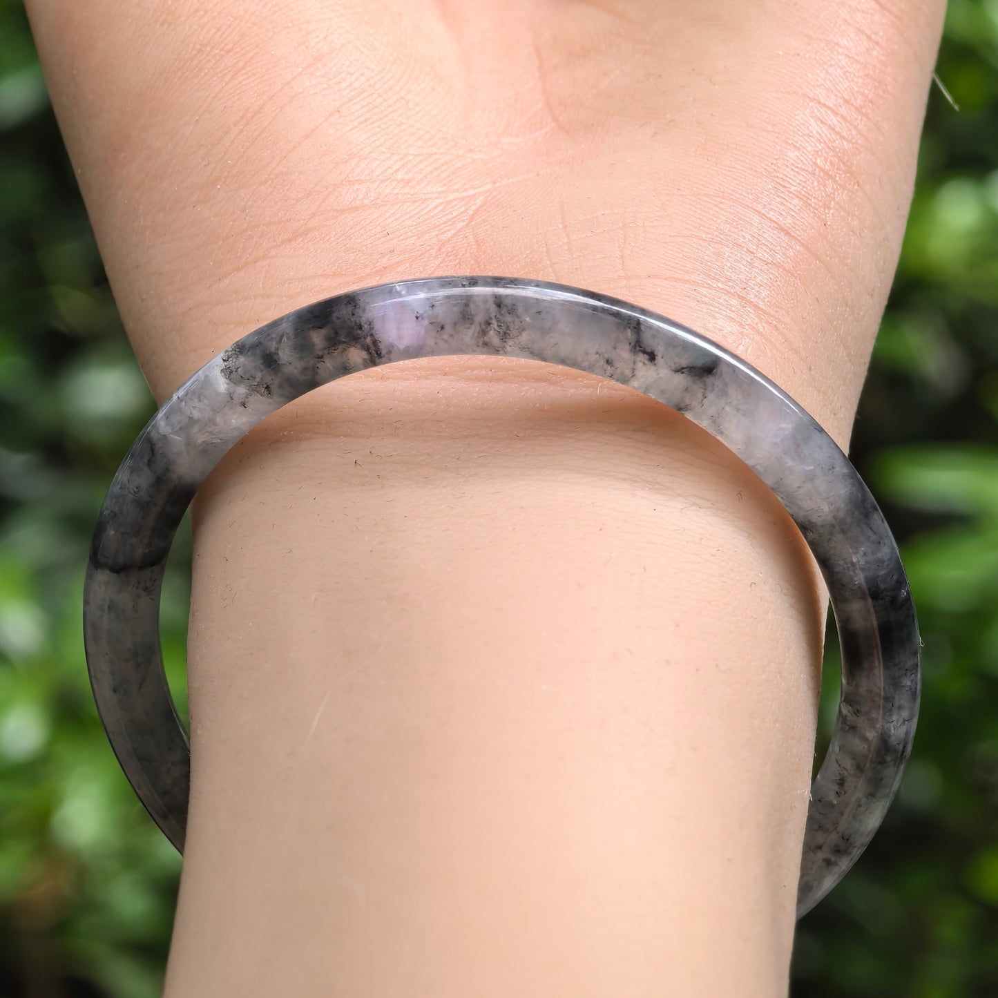 Natural Grade-A Glutinous Icy Black Jadeite Round Bangle · Burmese Jade 54mm