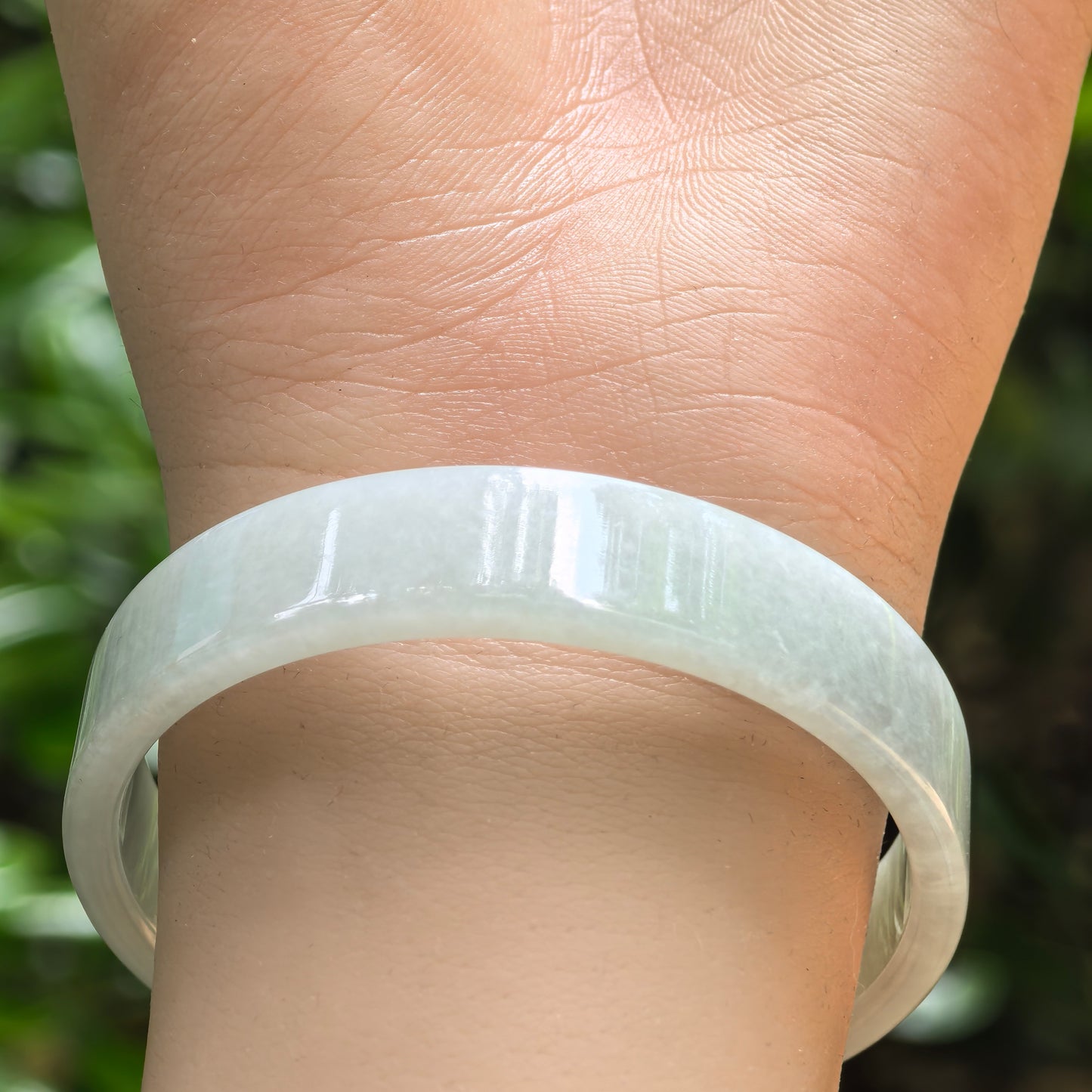 Natural Grade-A Jadeite Glutinous Pale Green Thin Square Bangle · Burmese Jade 52mm