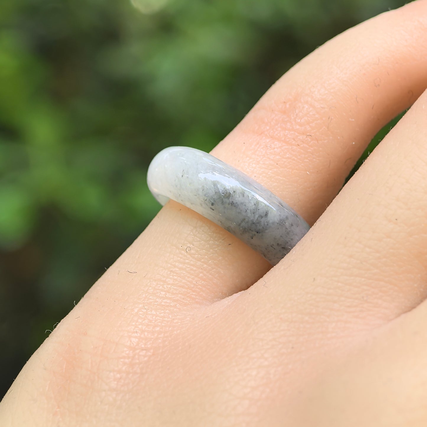 Natural Grade-A Glutinous Icy Jadeite Black&Green Ring Band · Burmese Jade US5.5