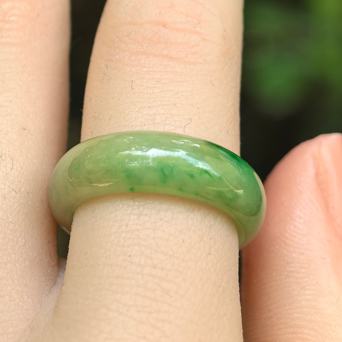 Natural Grade-A Glutinous Yellow-Green Jadeite Ring Band · Burmese Jade US7