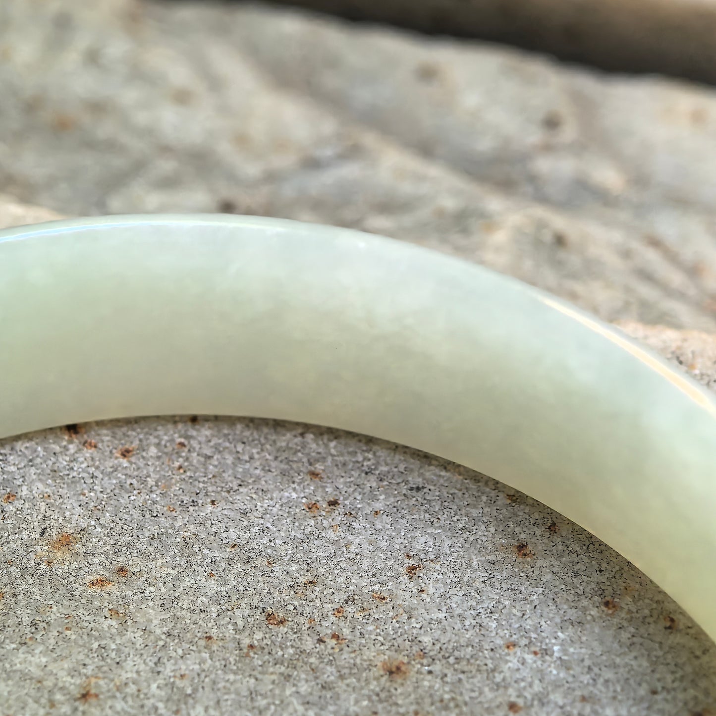 Natural Grade-A Jadeite Glutinous Pale Green Thin Square Bangle · Burmese Jade 52mm