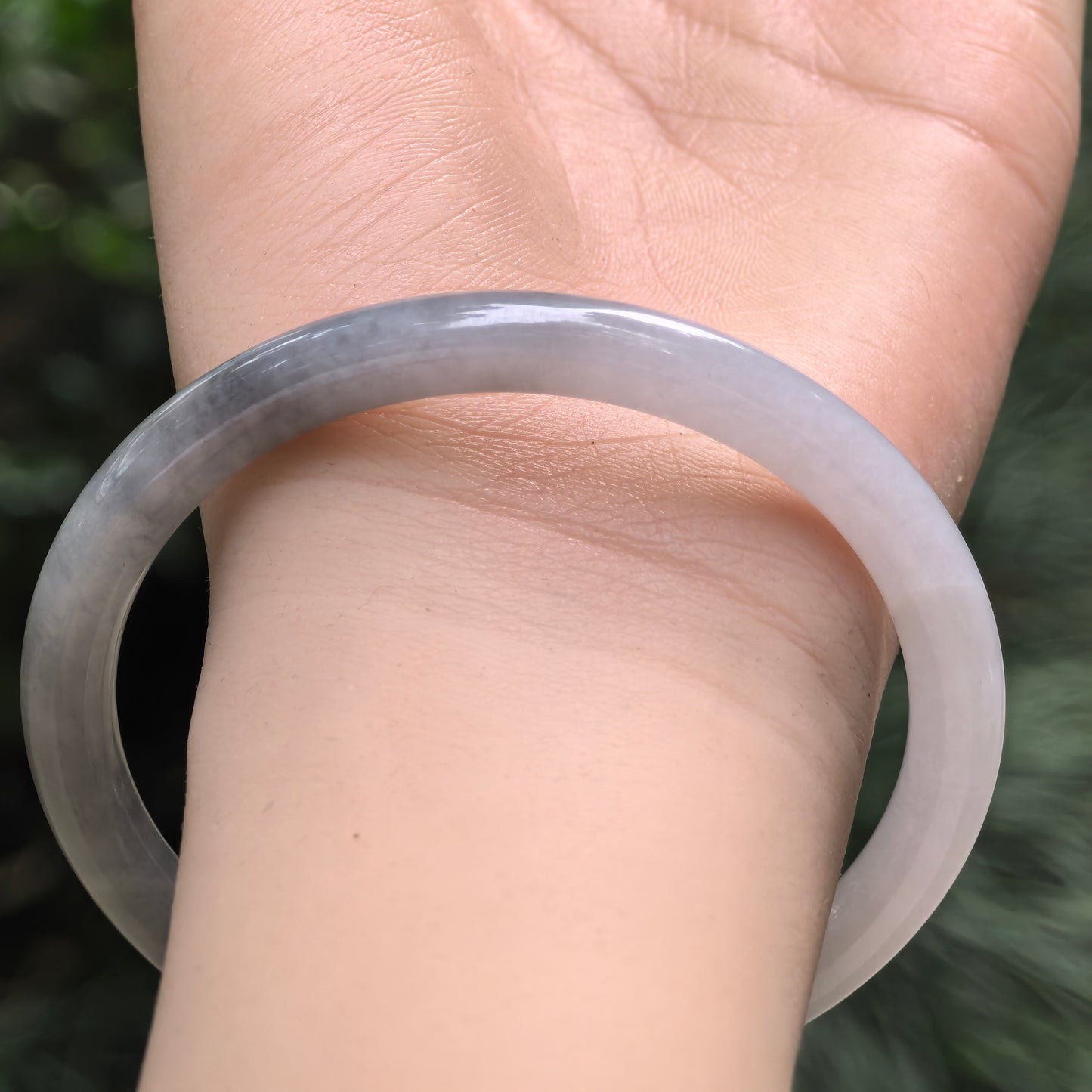 Natural Grade-A Jadeite Glutinous Icy Grey Black Slim Round Bangle · Burmese Jade 61mm
