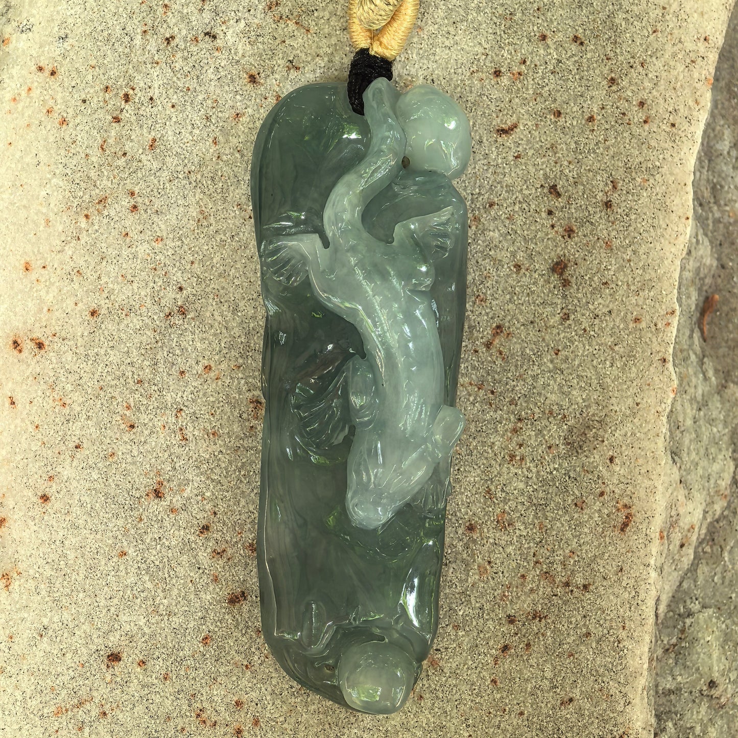 Natural Grade-A Icy Glutinous Oil Green Chi-dragon Jadeite Pendant · Burmese Jade