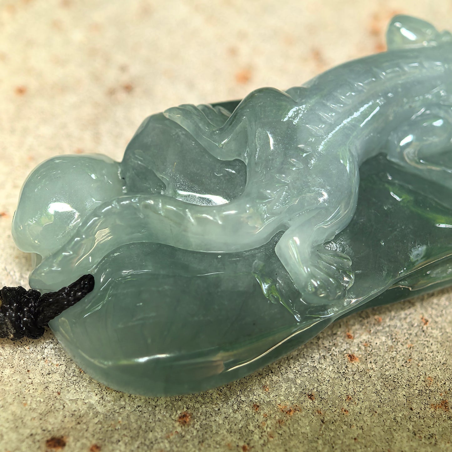 Natural Grade-A Icy Glutinous Oil Green Chi-dragon Jadeite Pendant · Burmese Jade