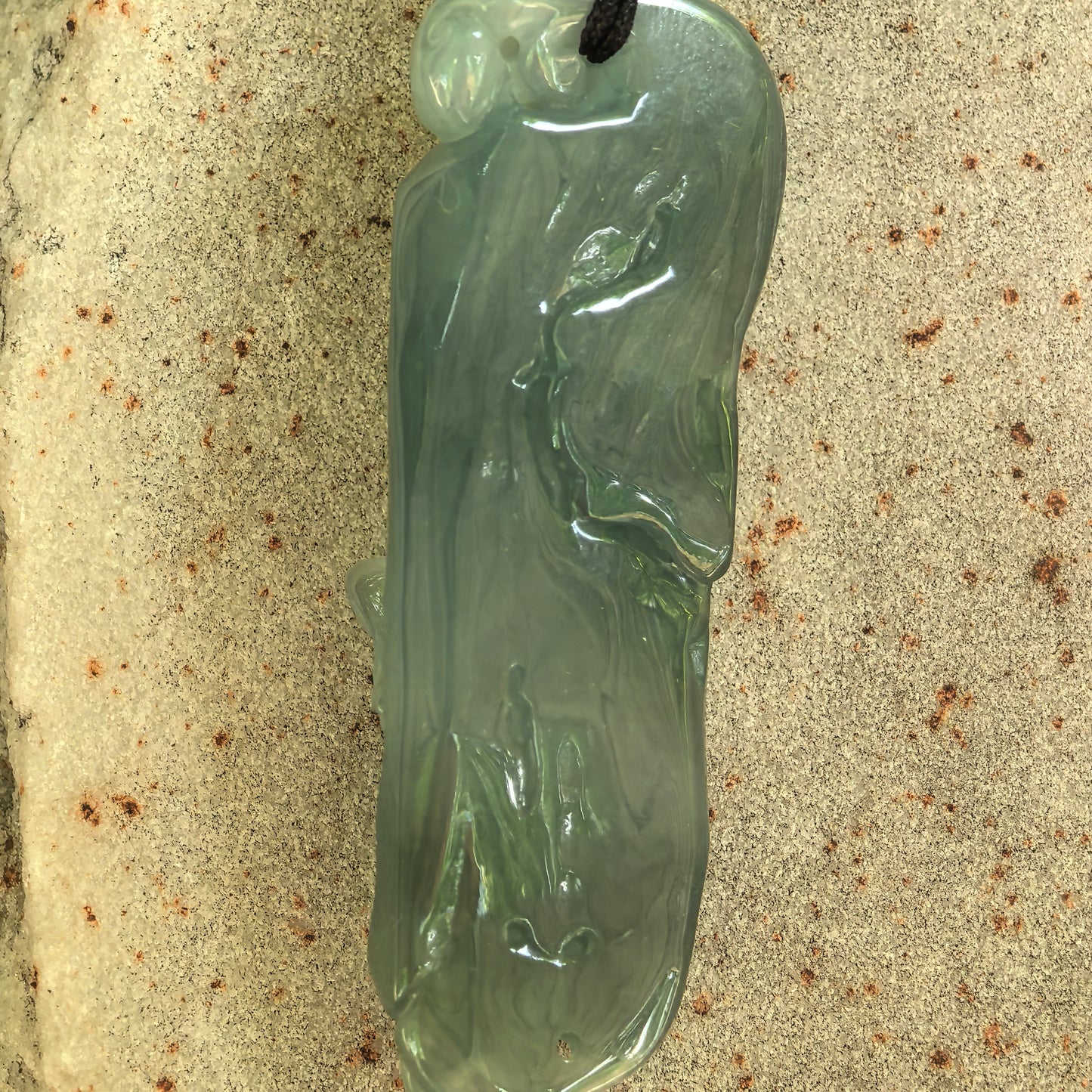 Natural Grade-A Icy Glutinous Oil Green Chi-dragon Jadeite Pendant · Burmese Jade
