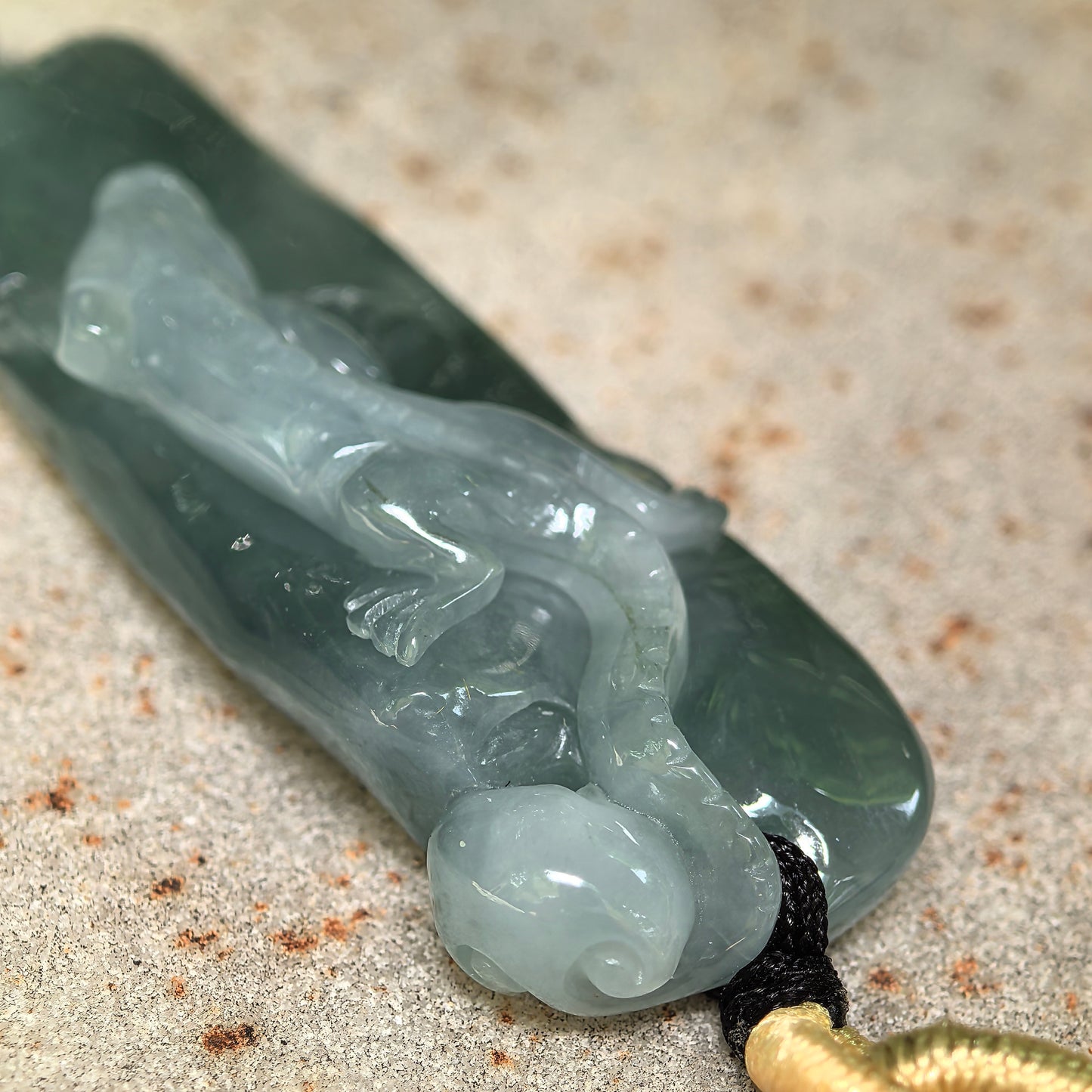 Natural Grade-A Icy Glutinous Oil Green Chi-dragon Jadeite Pendant · Burmese Jade