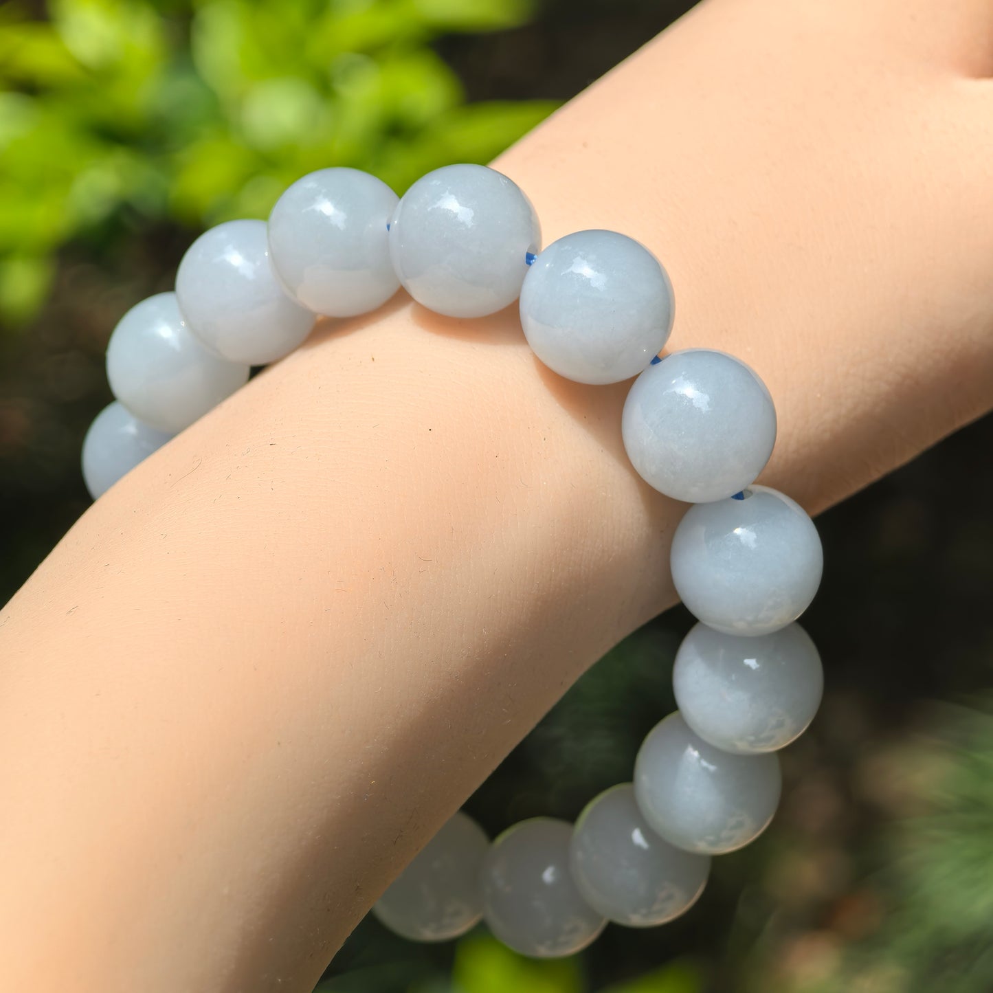 Natural Grade-A Fine Glutinous Blue-Lavender Round Bead Jadeite Bracelet · Burmese Jade 12.5mm